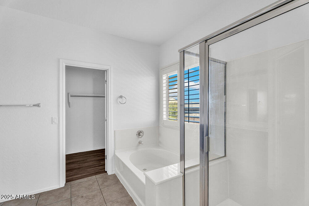 18525 N LARKSPUR Drive