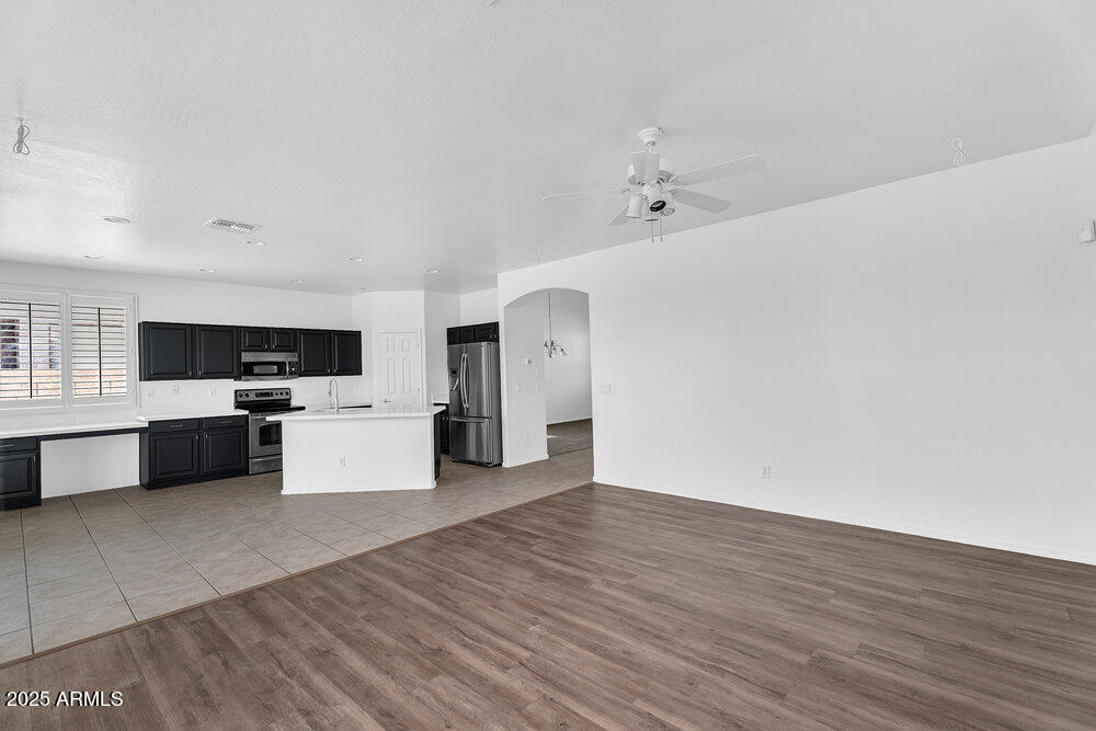 18525 N LARKSPUR Drive