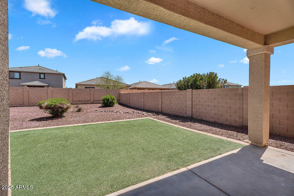 18525 N LARKSPUR Drive