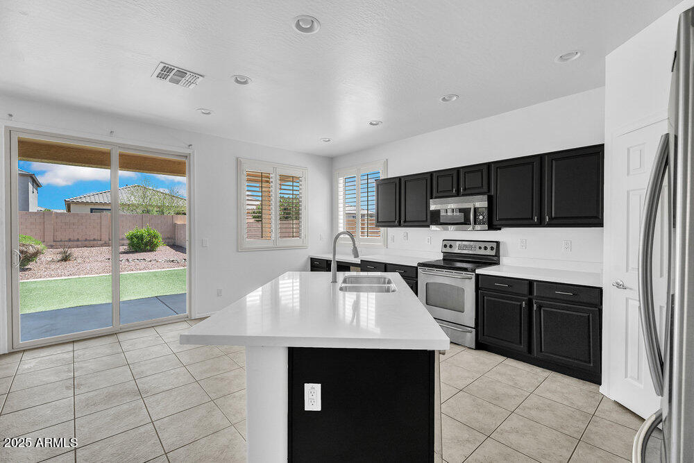 18525 N LARKSPUR Drive