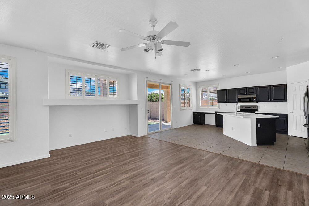 18525 N LARKSPUR Drive