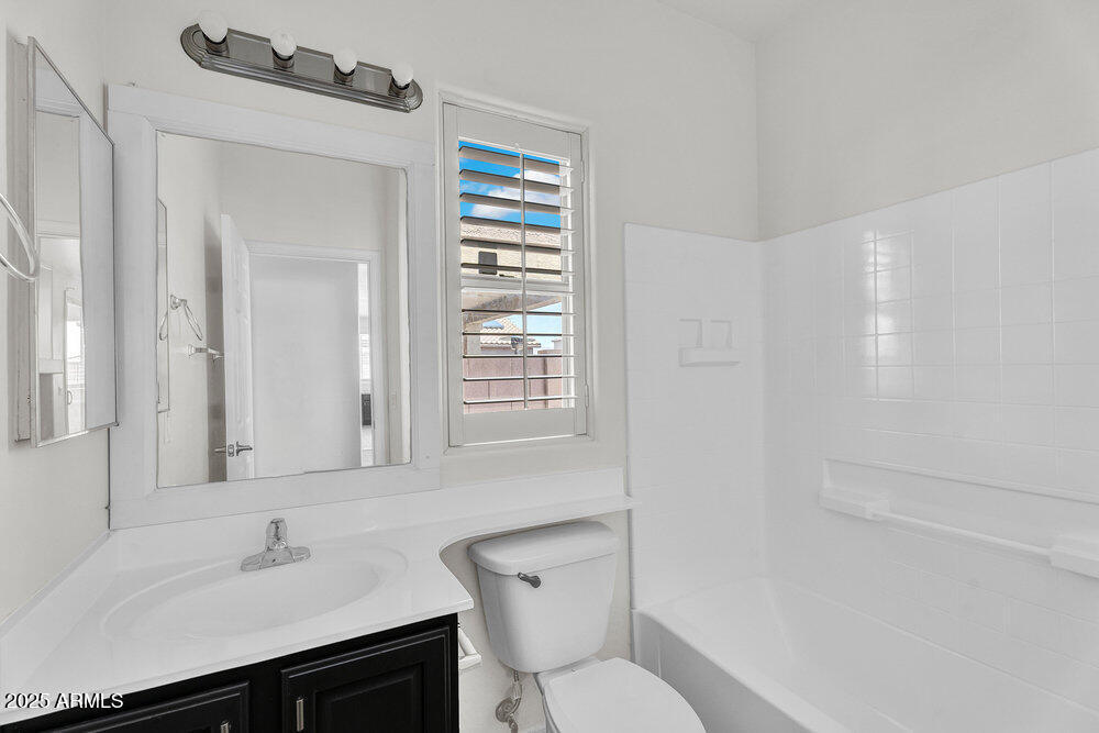 18525 N LARKSPUR Drive