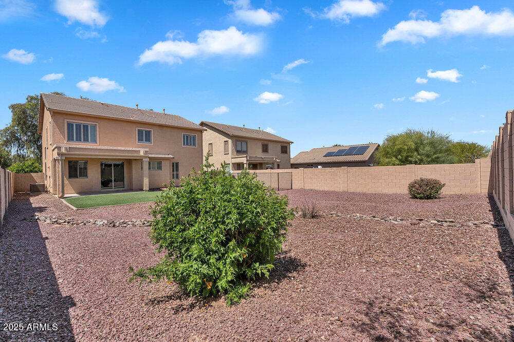 18525 N LARKSPUR Drive