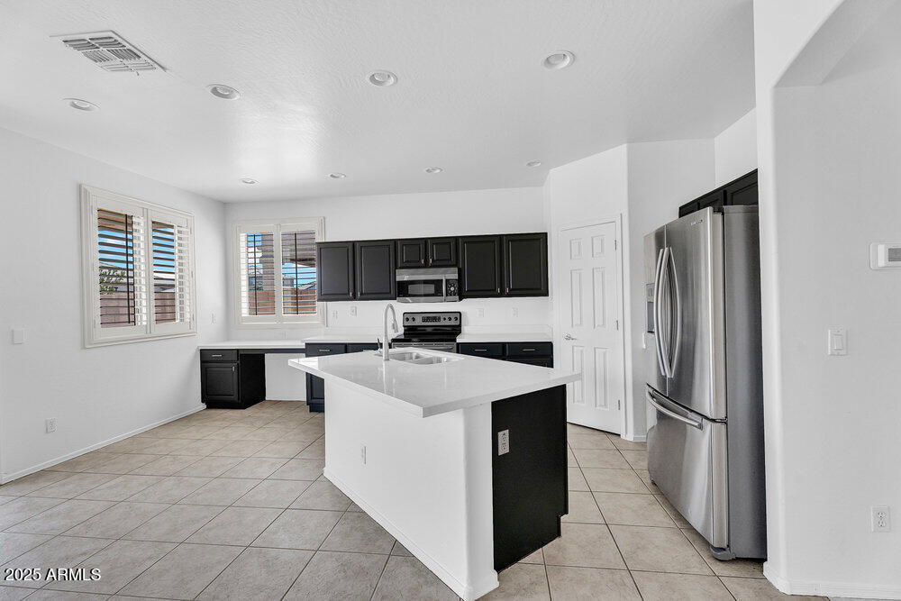 18525 N LARKSPUR Drive