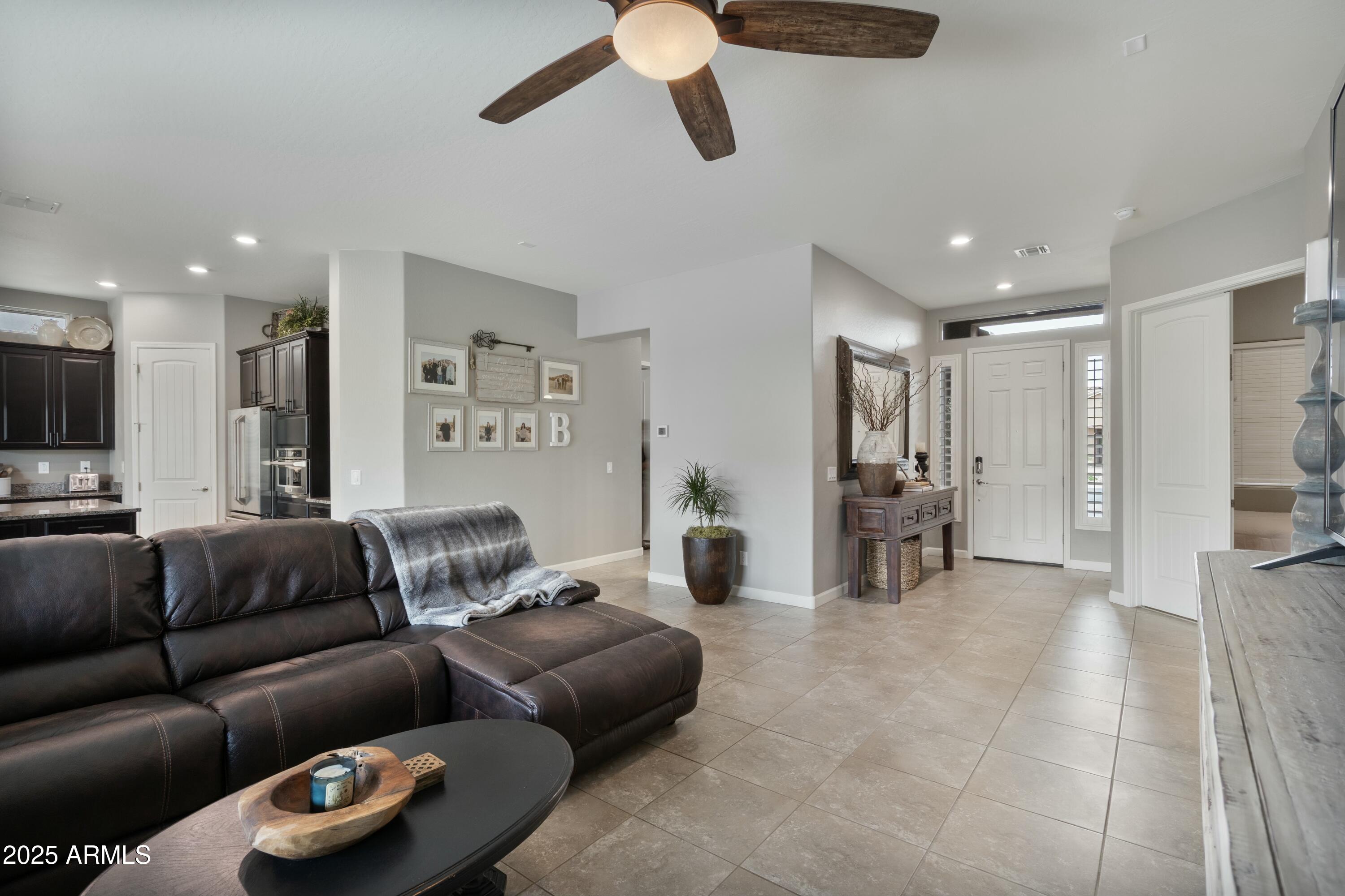 3529 E DESERT BROOM Drive