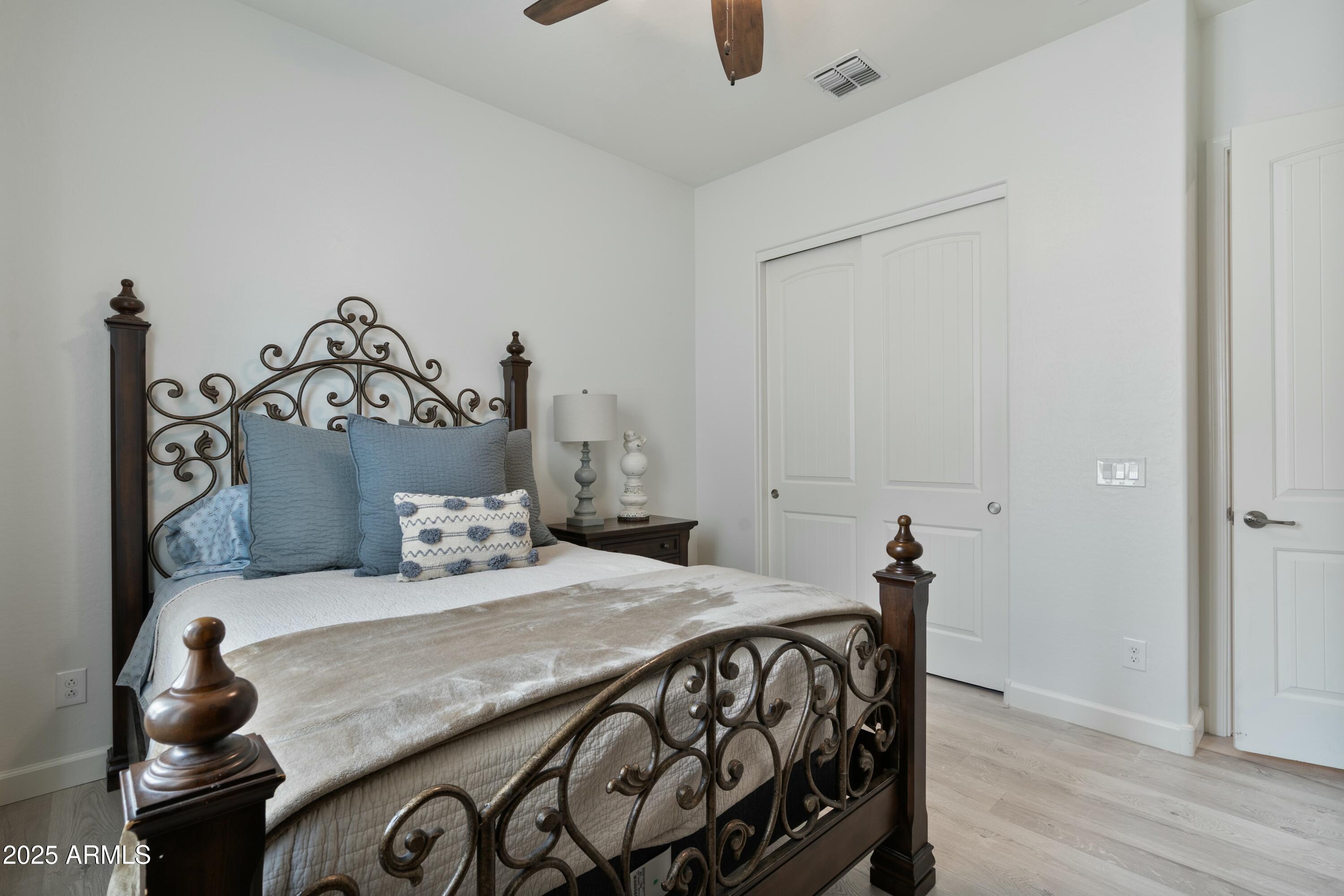 3529 E DESERT BROOM Drive