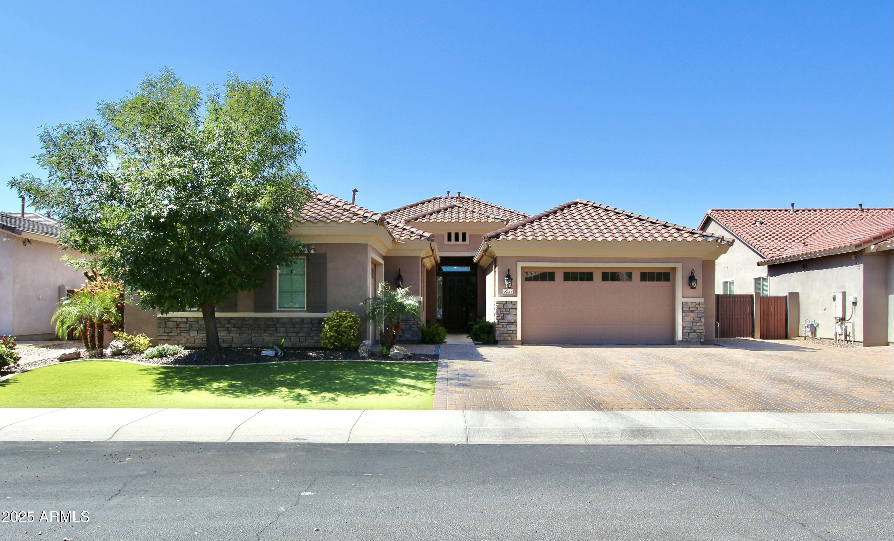 3529 E DESERT BROOM Drive