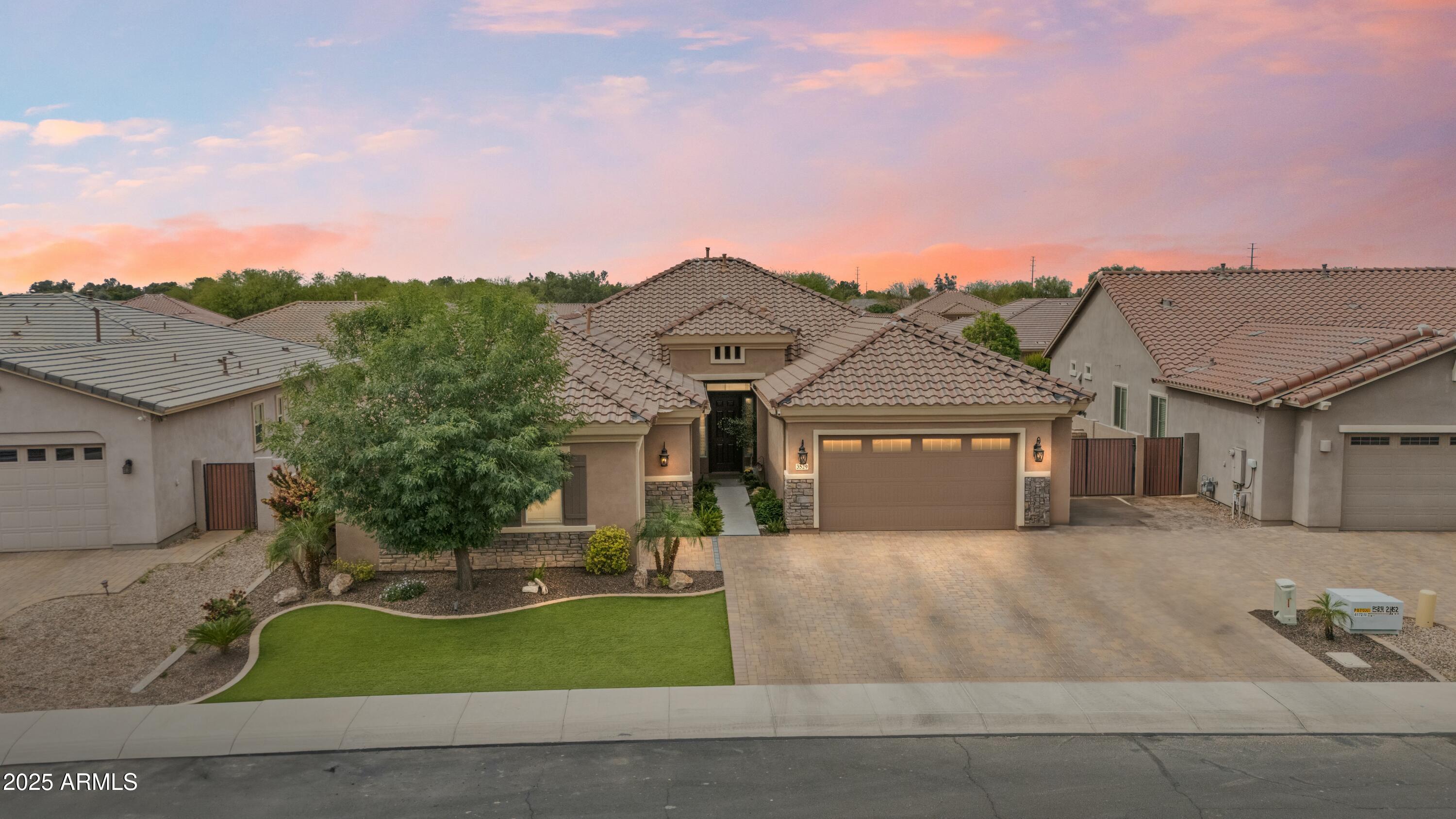 3529 E DESERT BROOM Drive