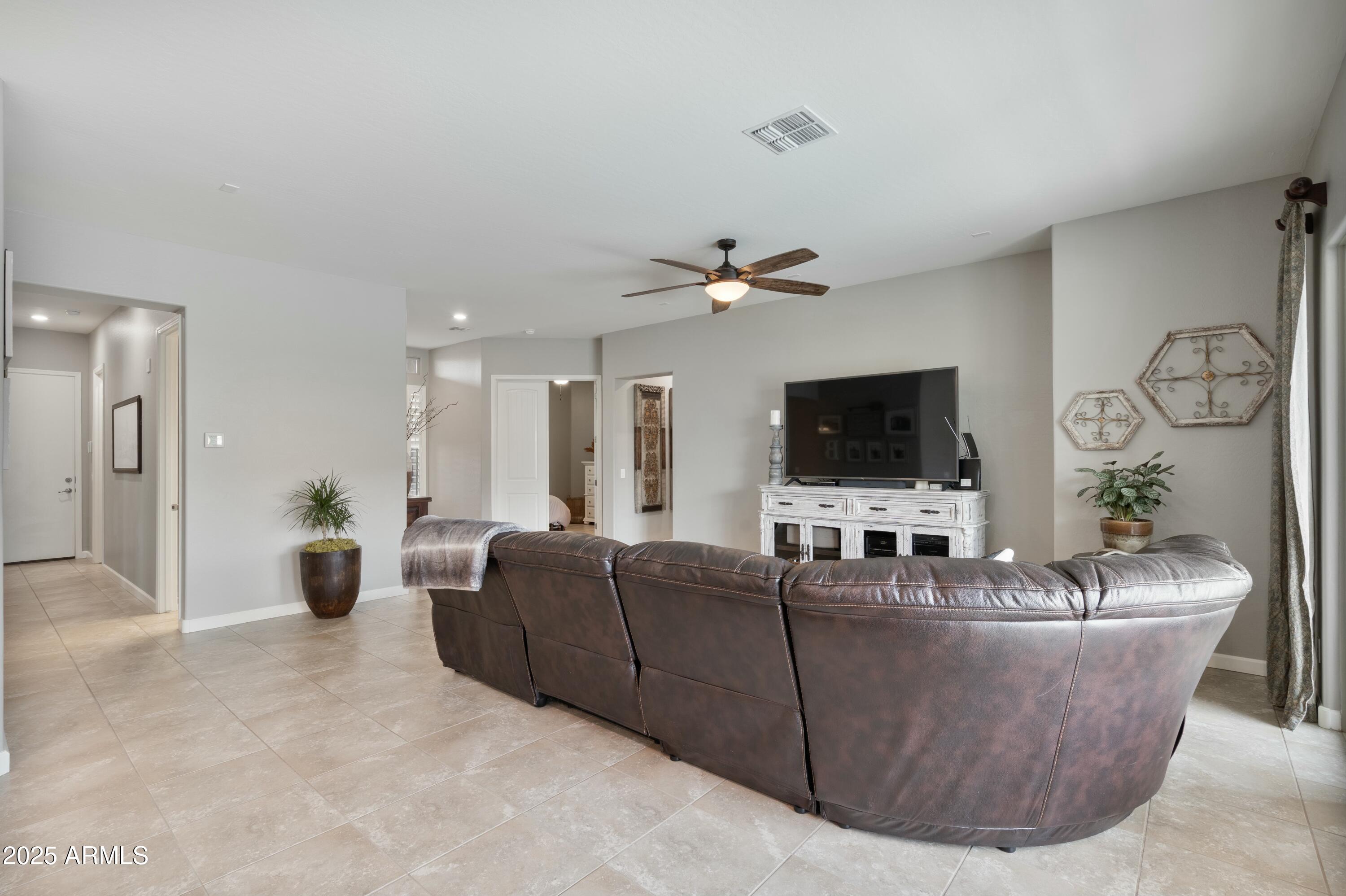 3529 E DESERT BROOM Drive