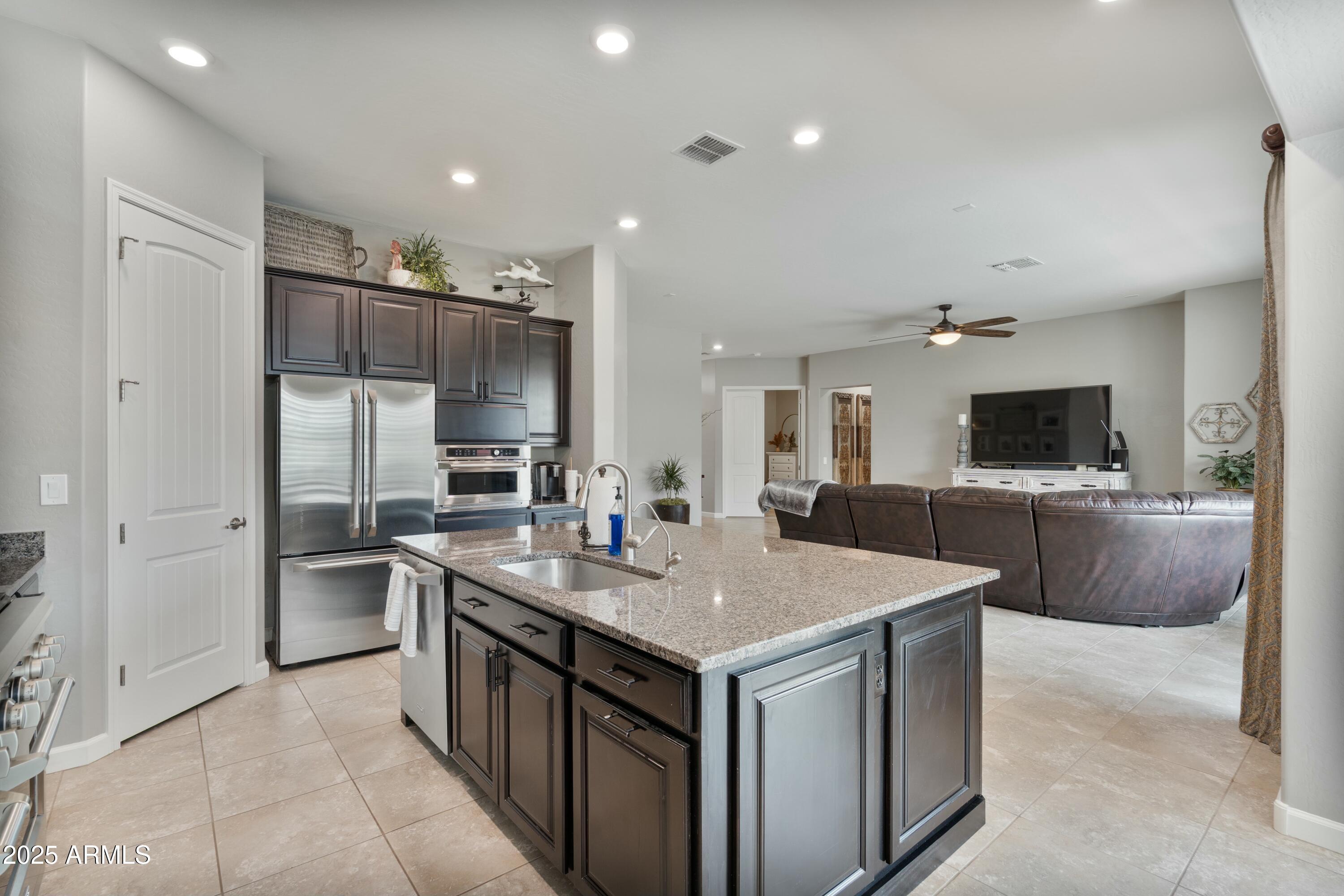 3529 E DESERT BROOM Drive