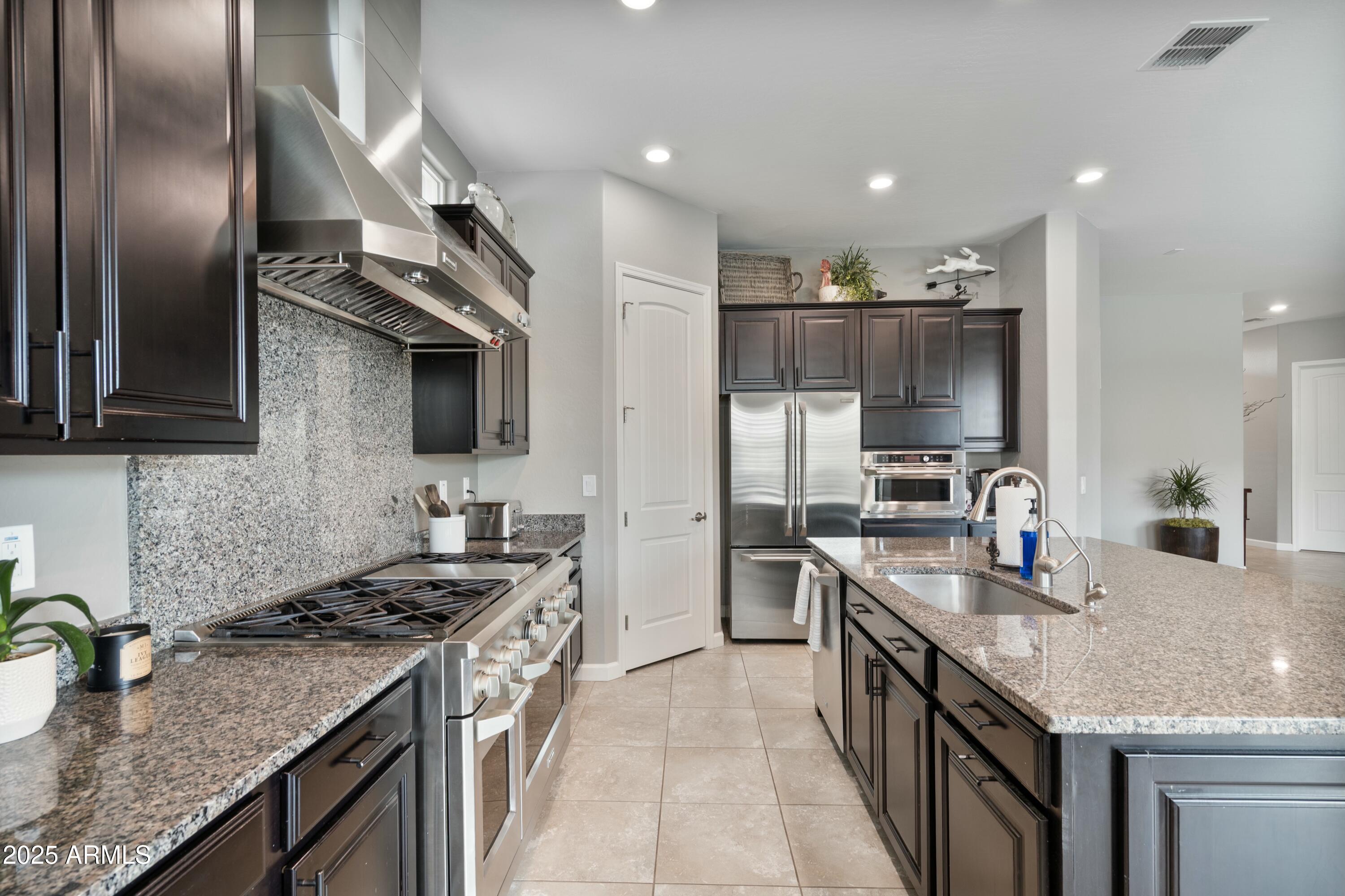 3529 E DESERT BROOM Drive