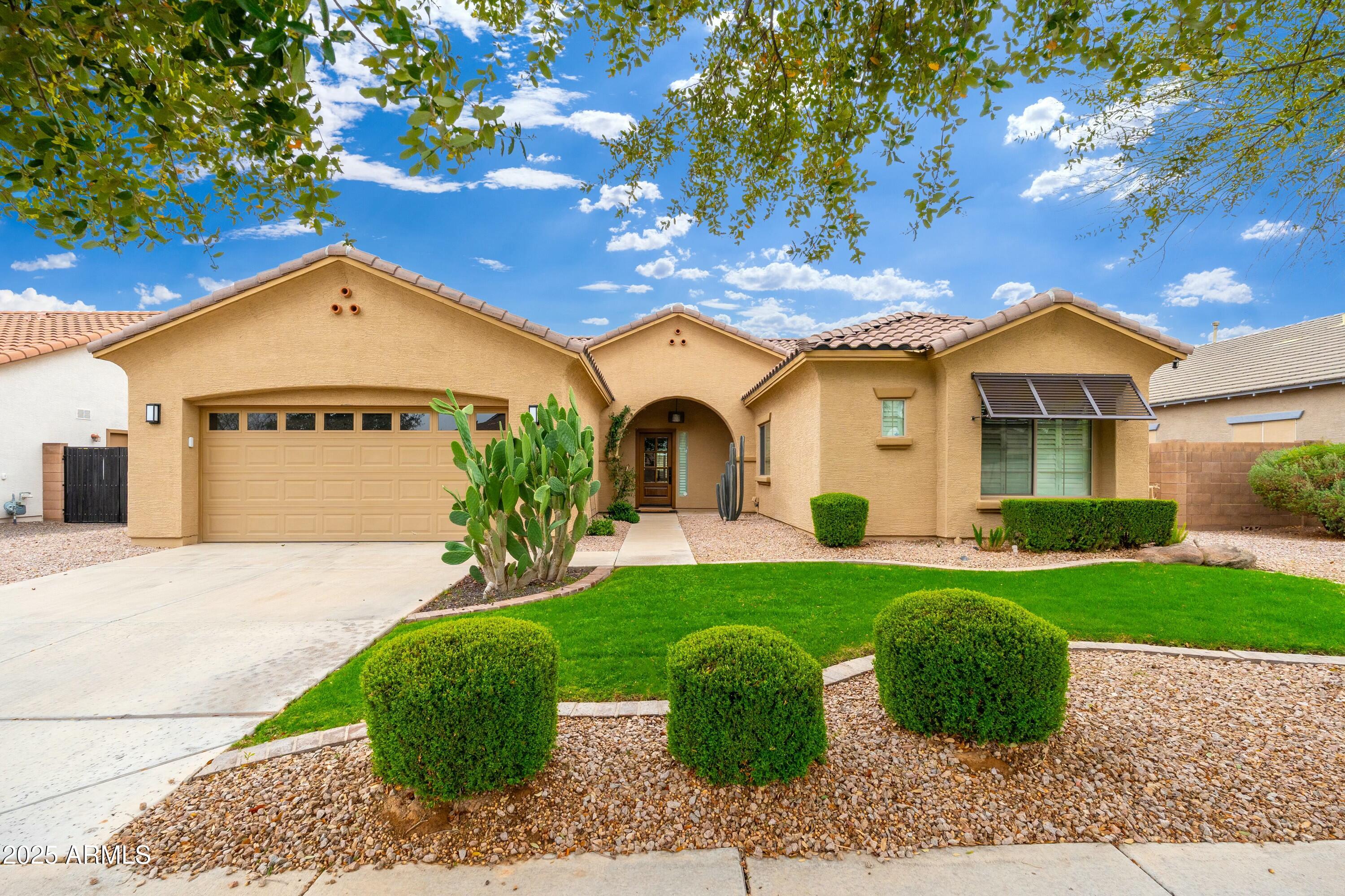 3053 E PACKARD Drive