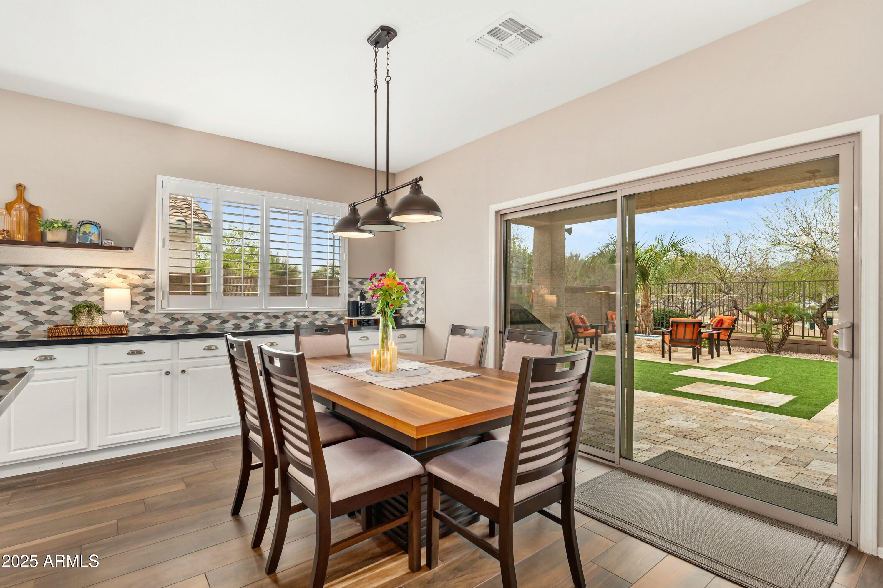 3053 E PACKARD Drive