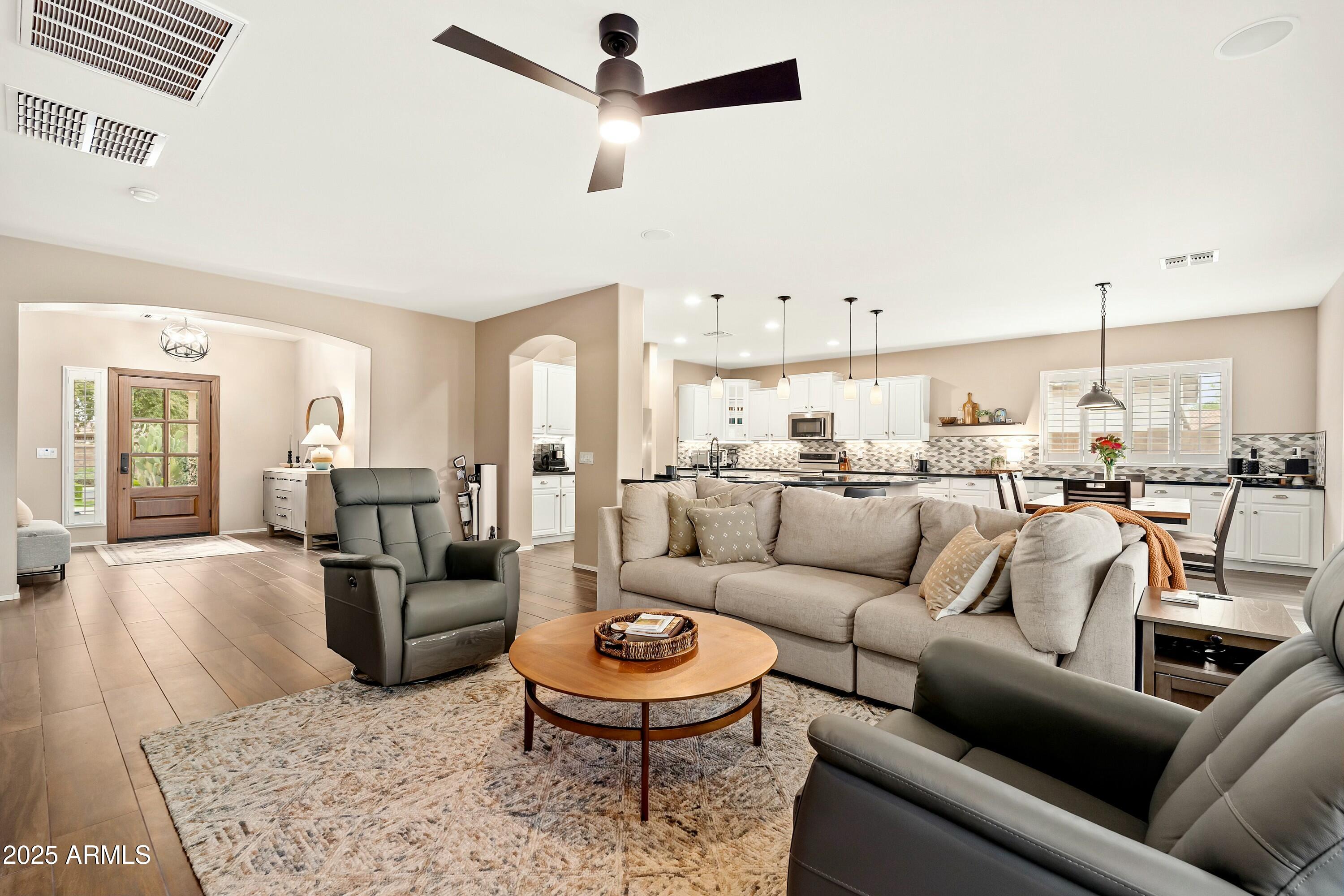 3053 E PACKARD Drive