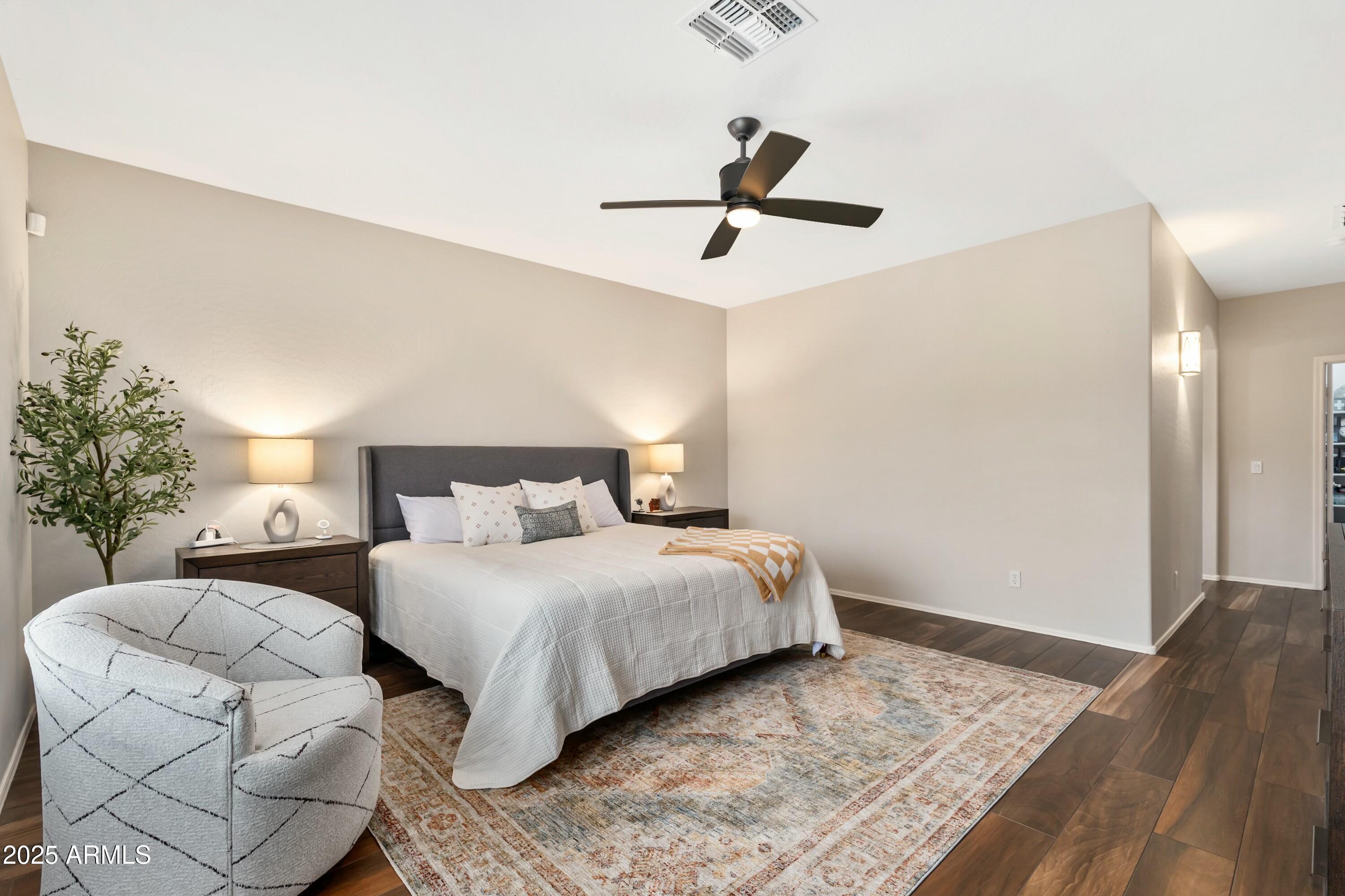 3053 E PACKARD Drive