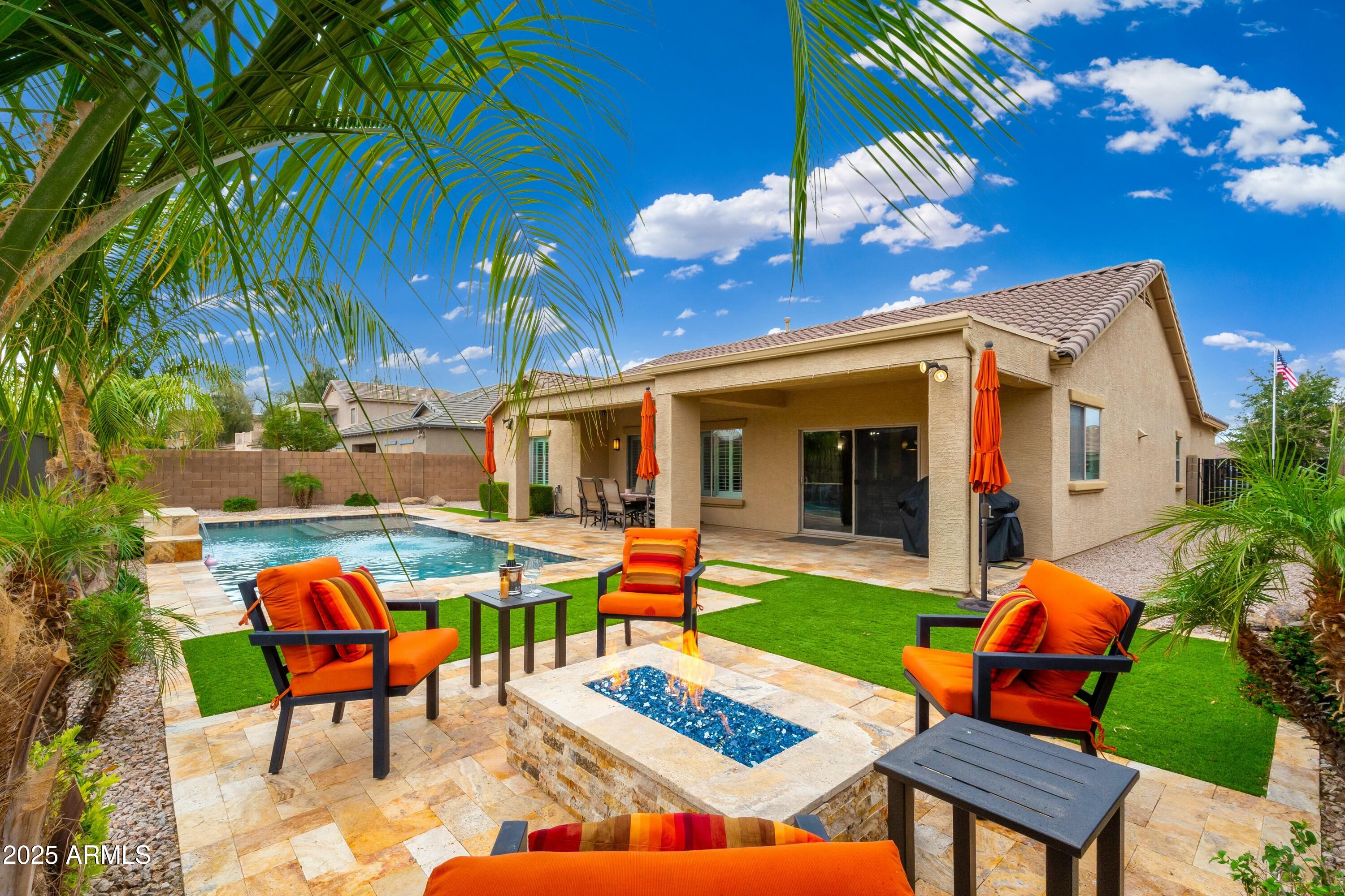 3053 E PACKARD Drive