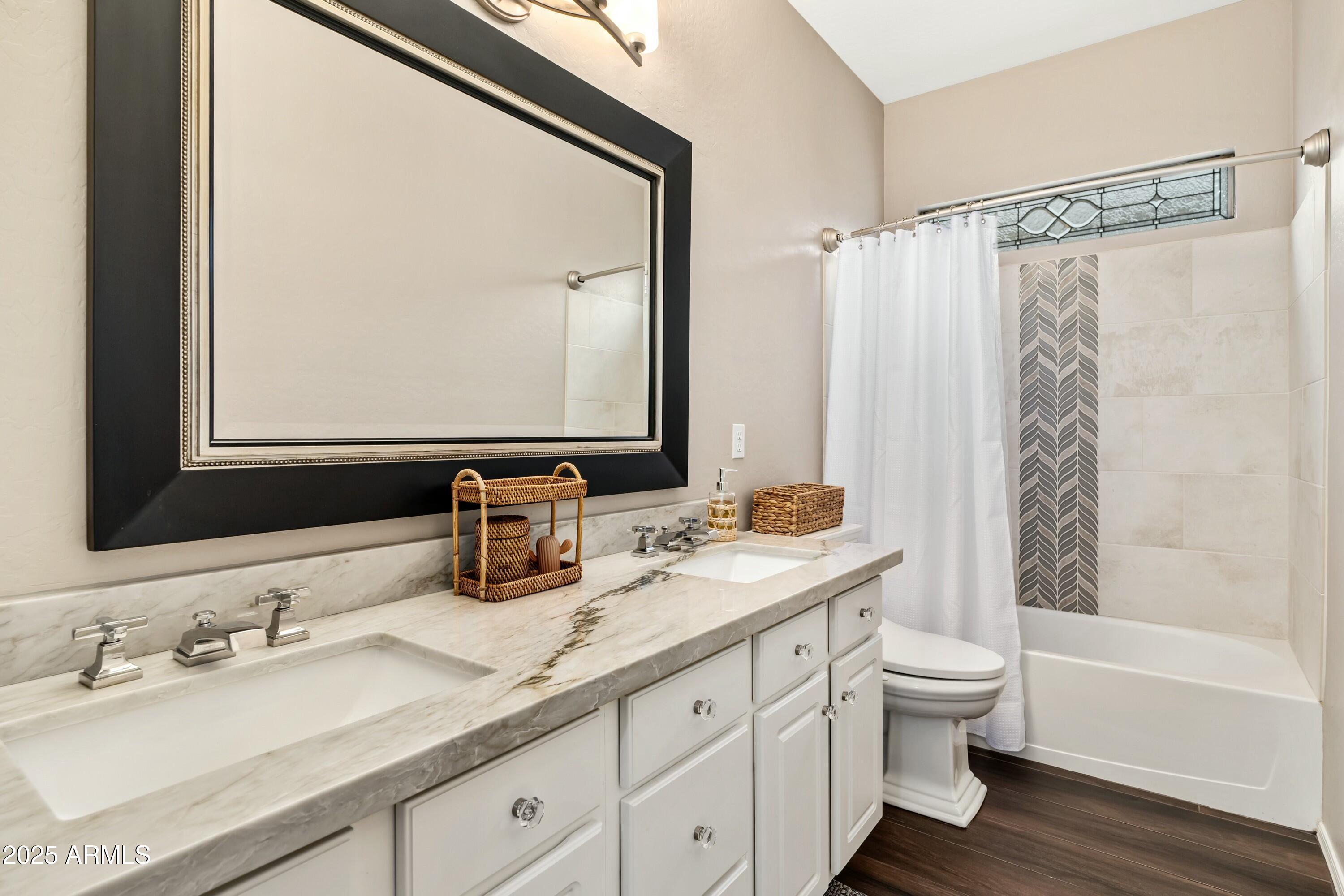 3053 E PACKARD Drive