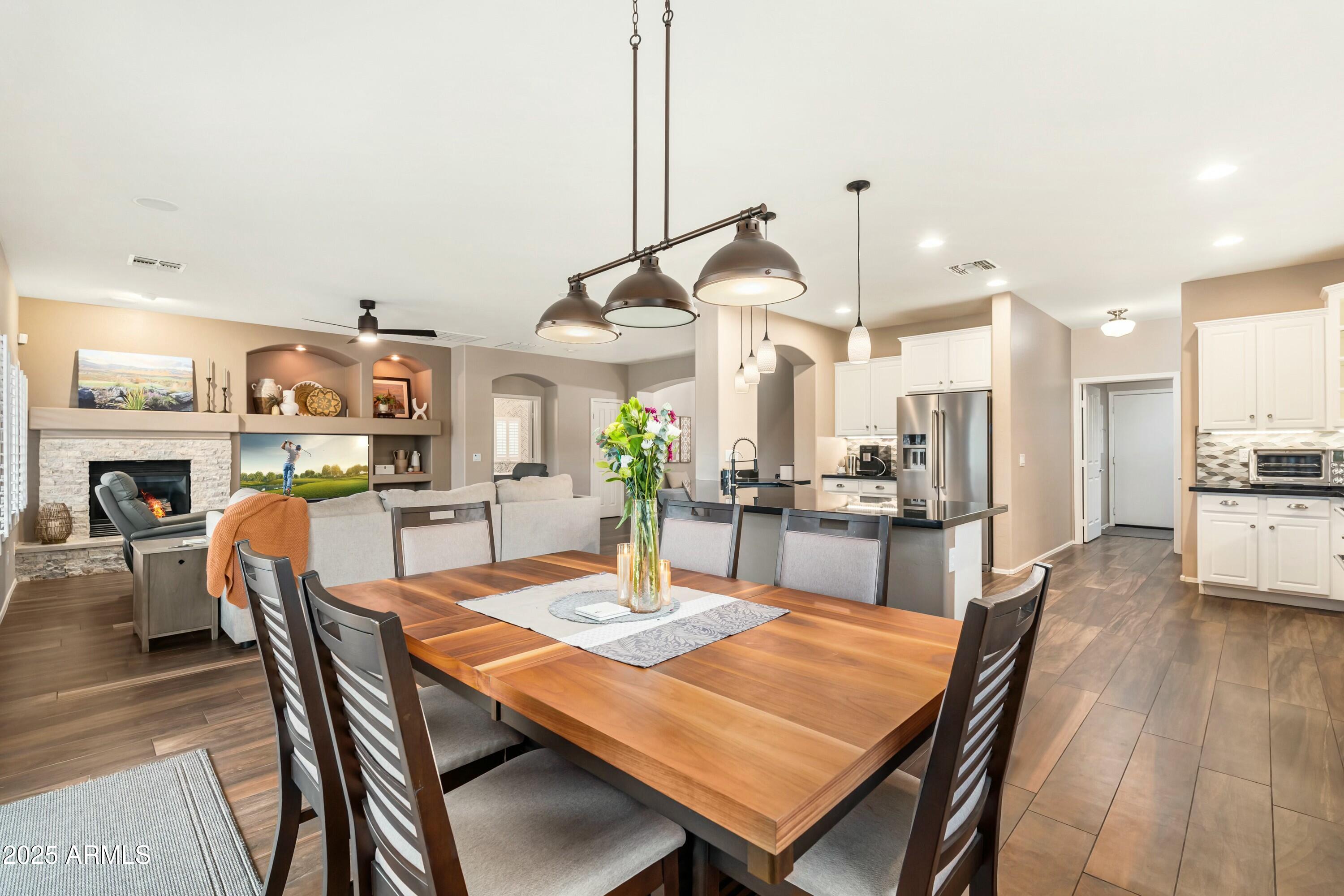 3053 E PACKARD Drive