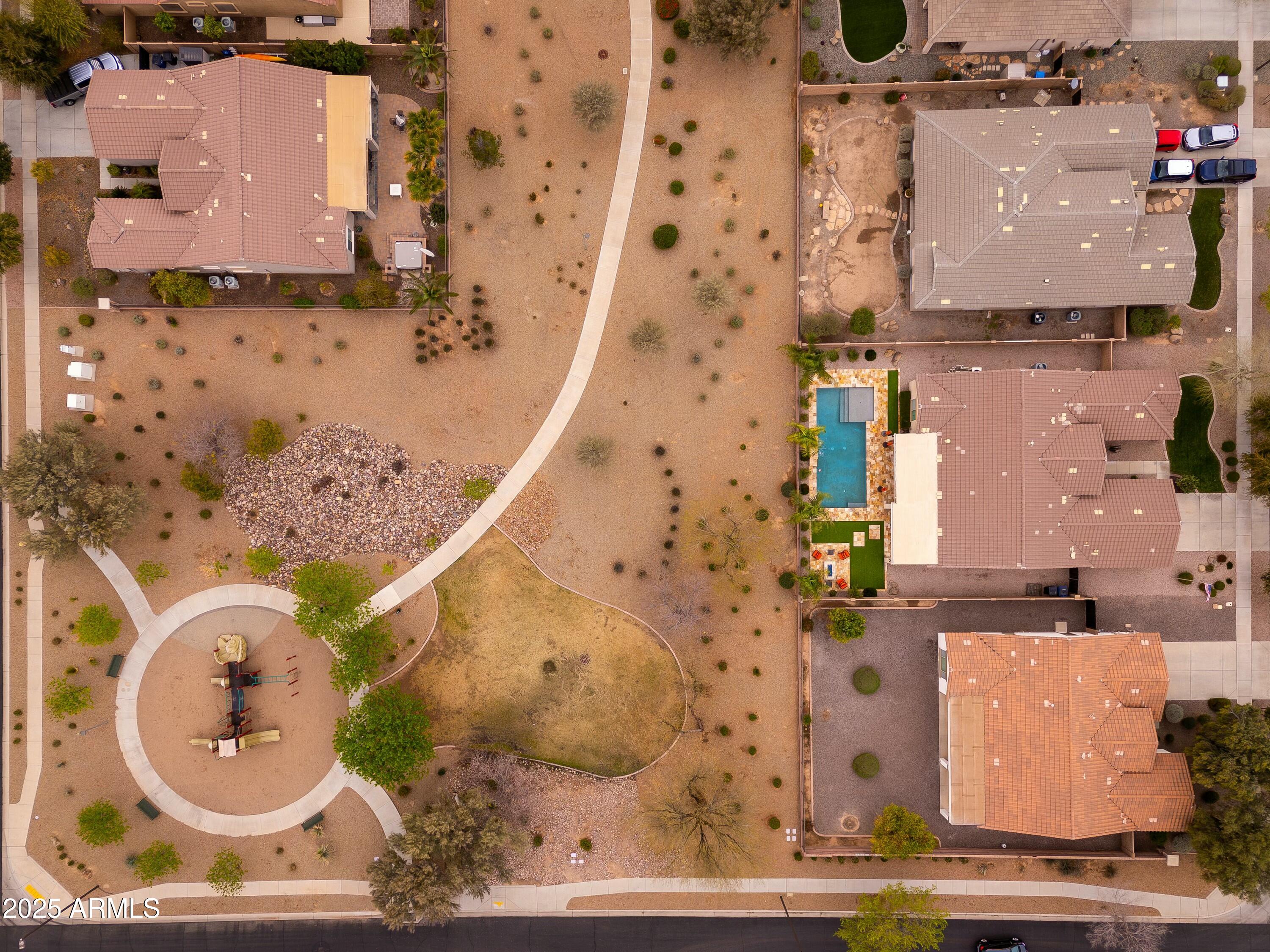 3053 E PACKARD Drive