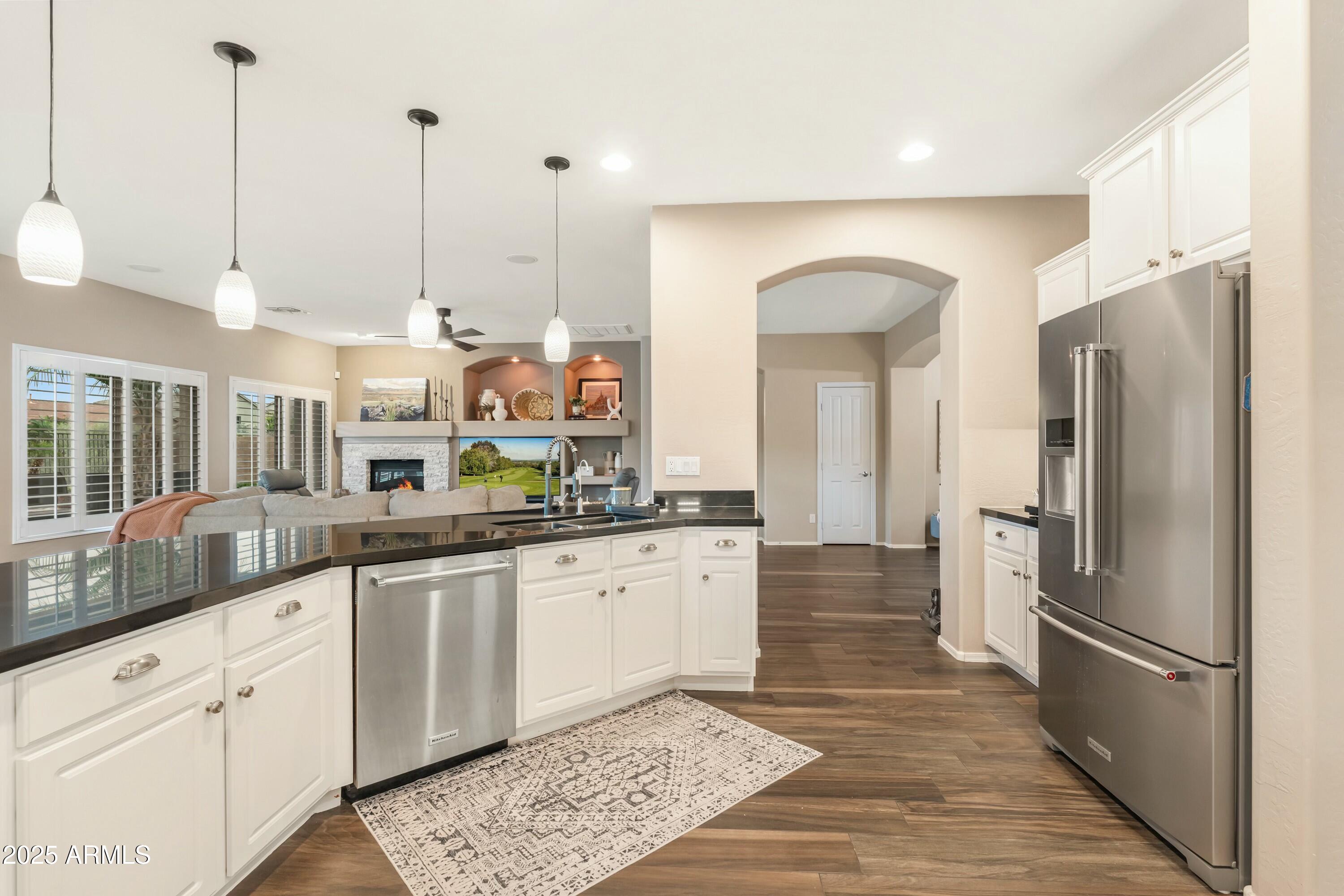 3053 E PACKARD Drive