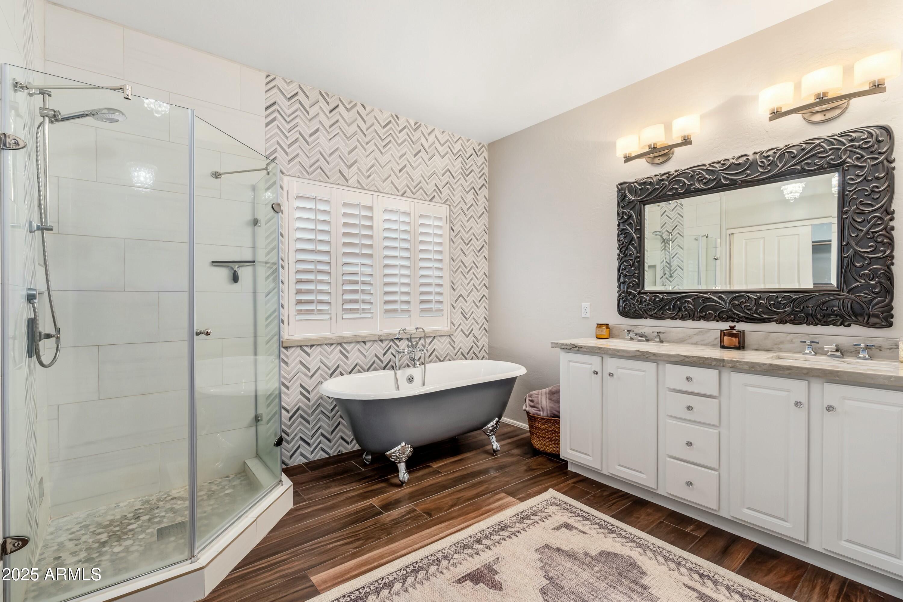 3053 E PACKARD Drive