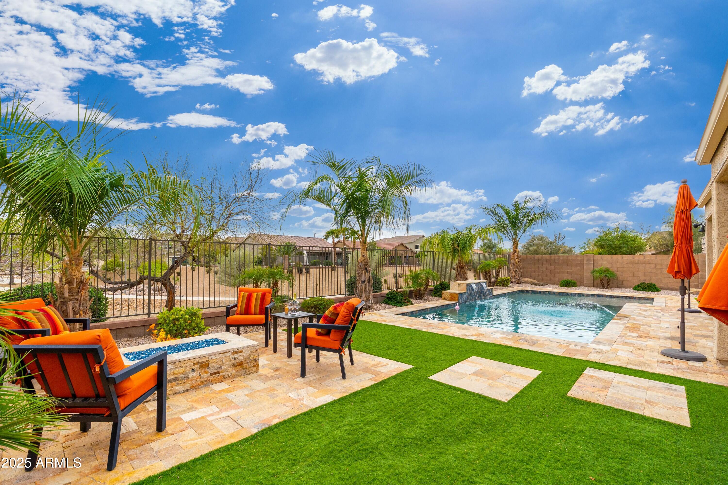 3053 E PACKARD Drive