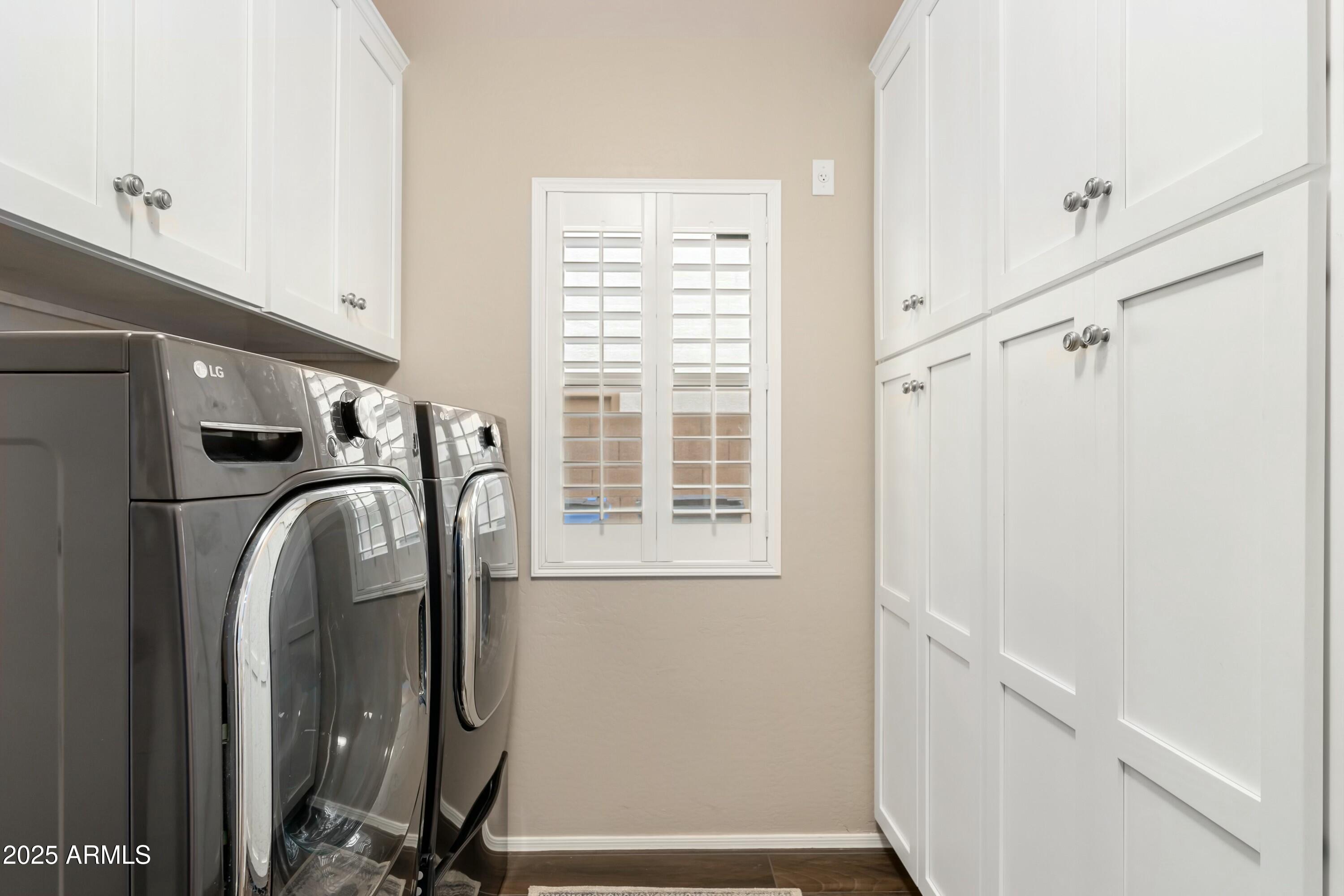 3053 E PACKARD Drive