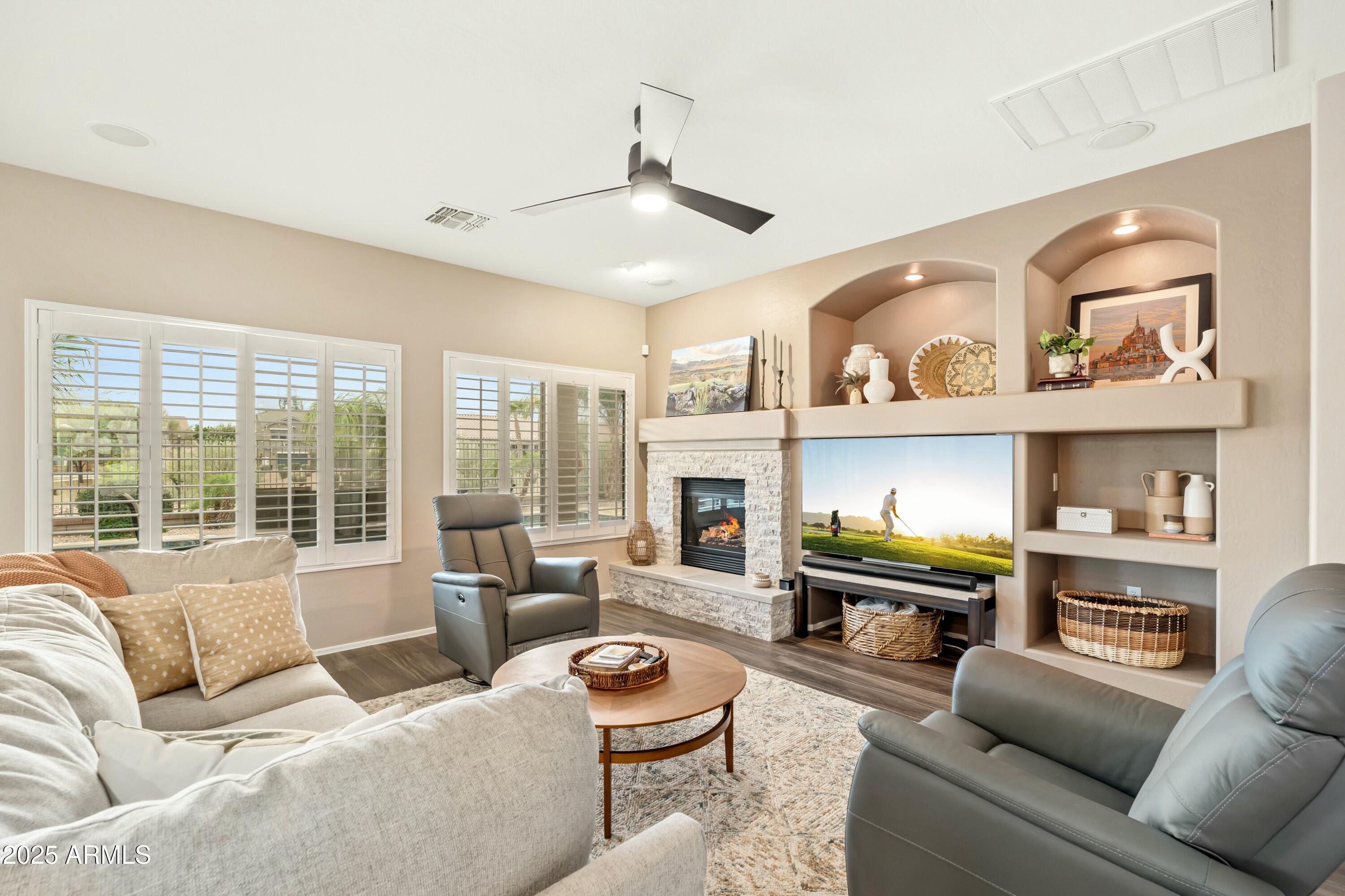 3053 E PACKARD Drive