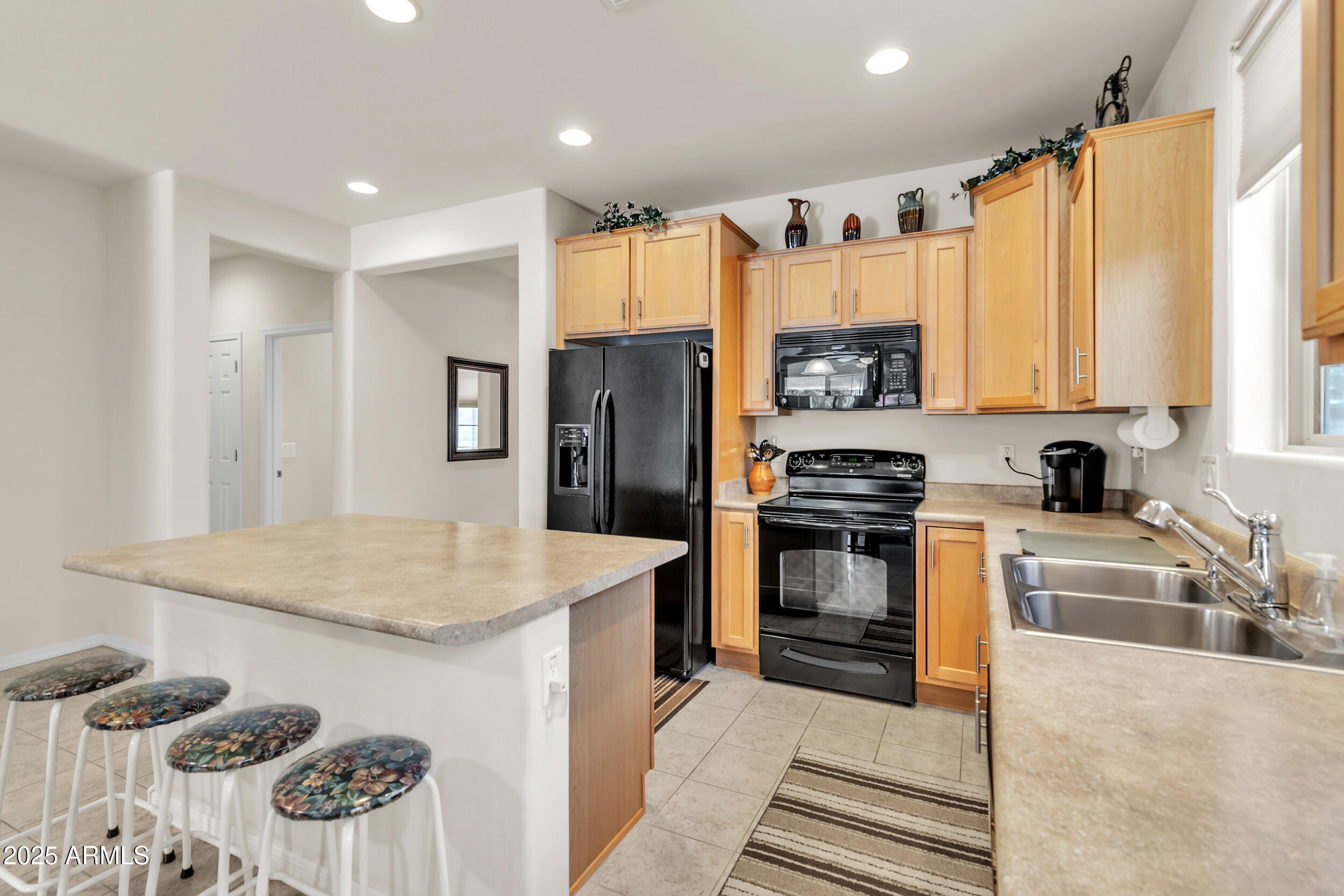 6743 W MOCKINGBIRD Way