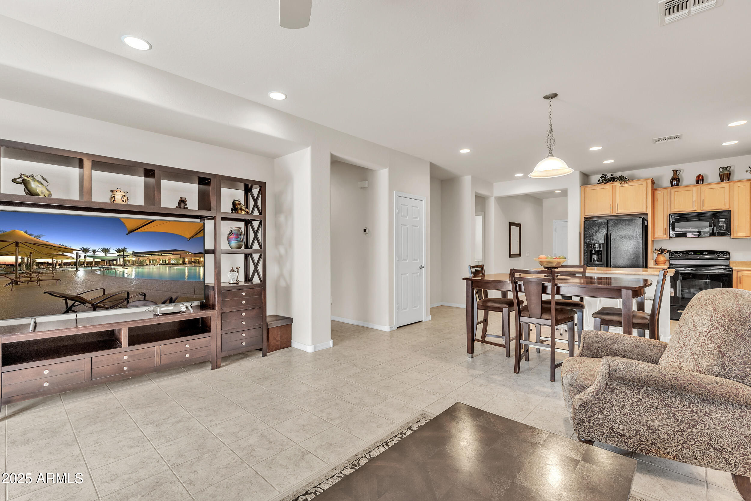 6743 W MOCKINGBIRD Way