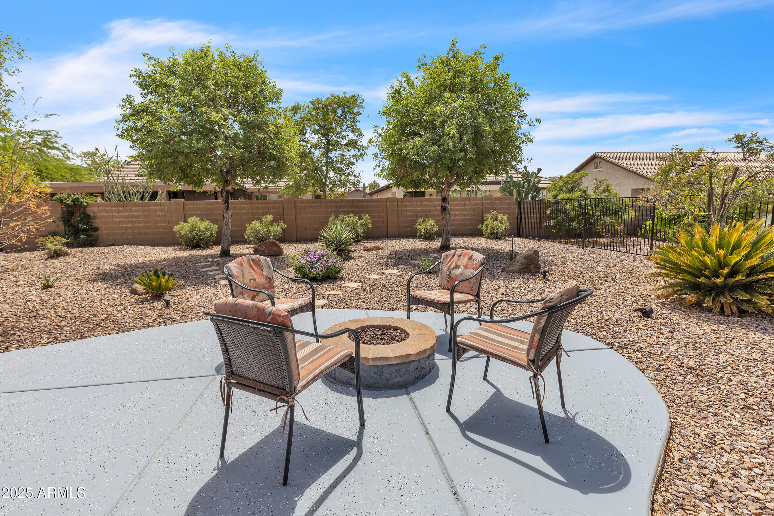 6743 W MOCKINGBIRD Way