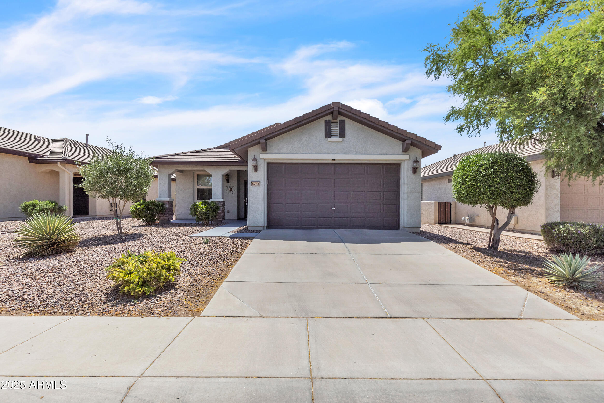 6743 W MOCKINGBIRD Way