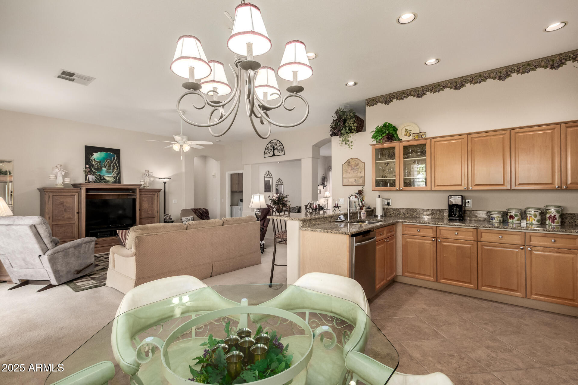 531 N Cambridge Street