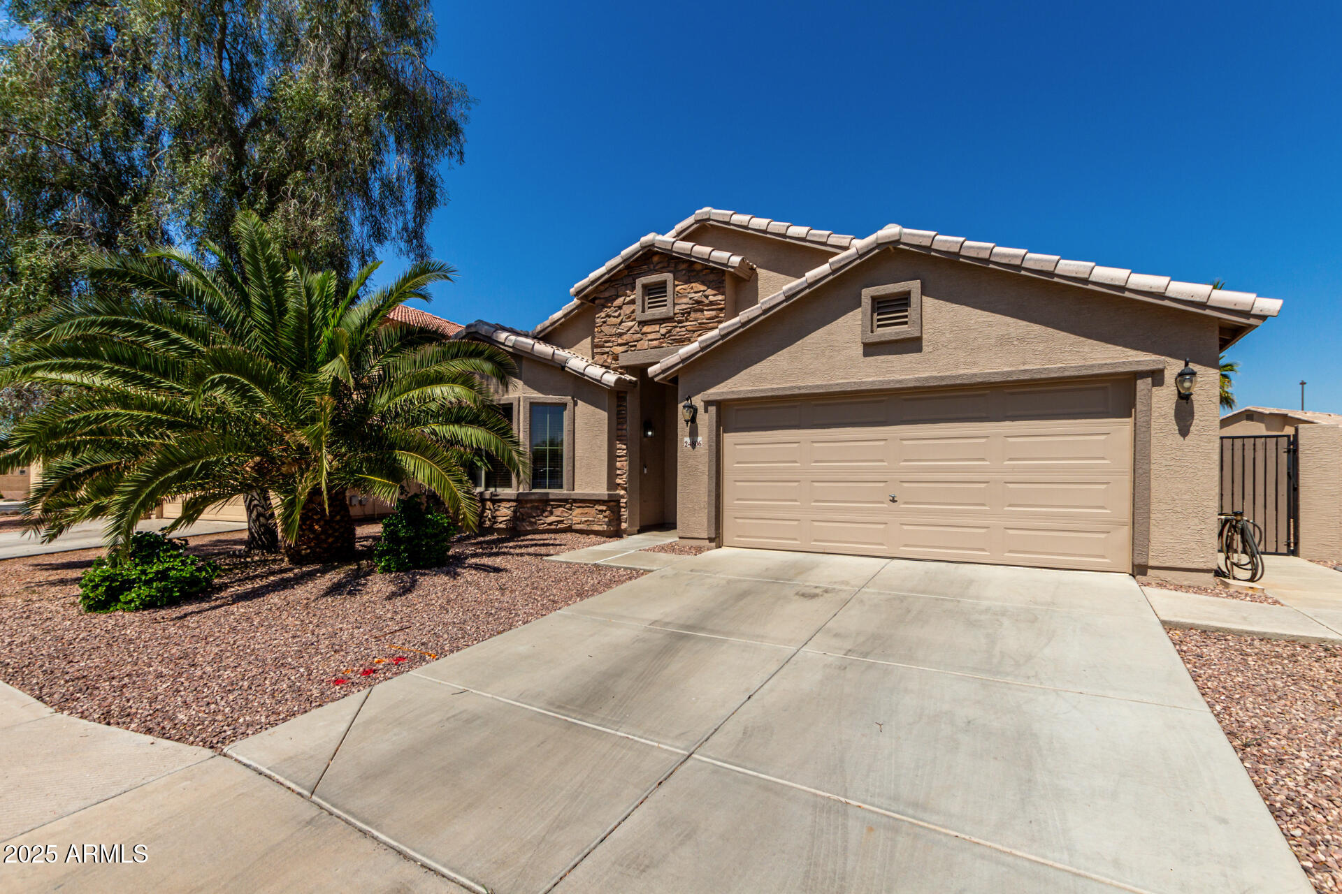 24806 W HIDALGO Drive