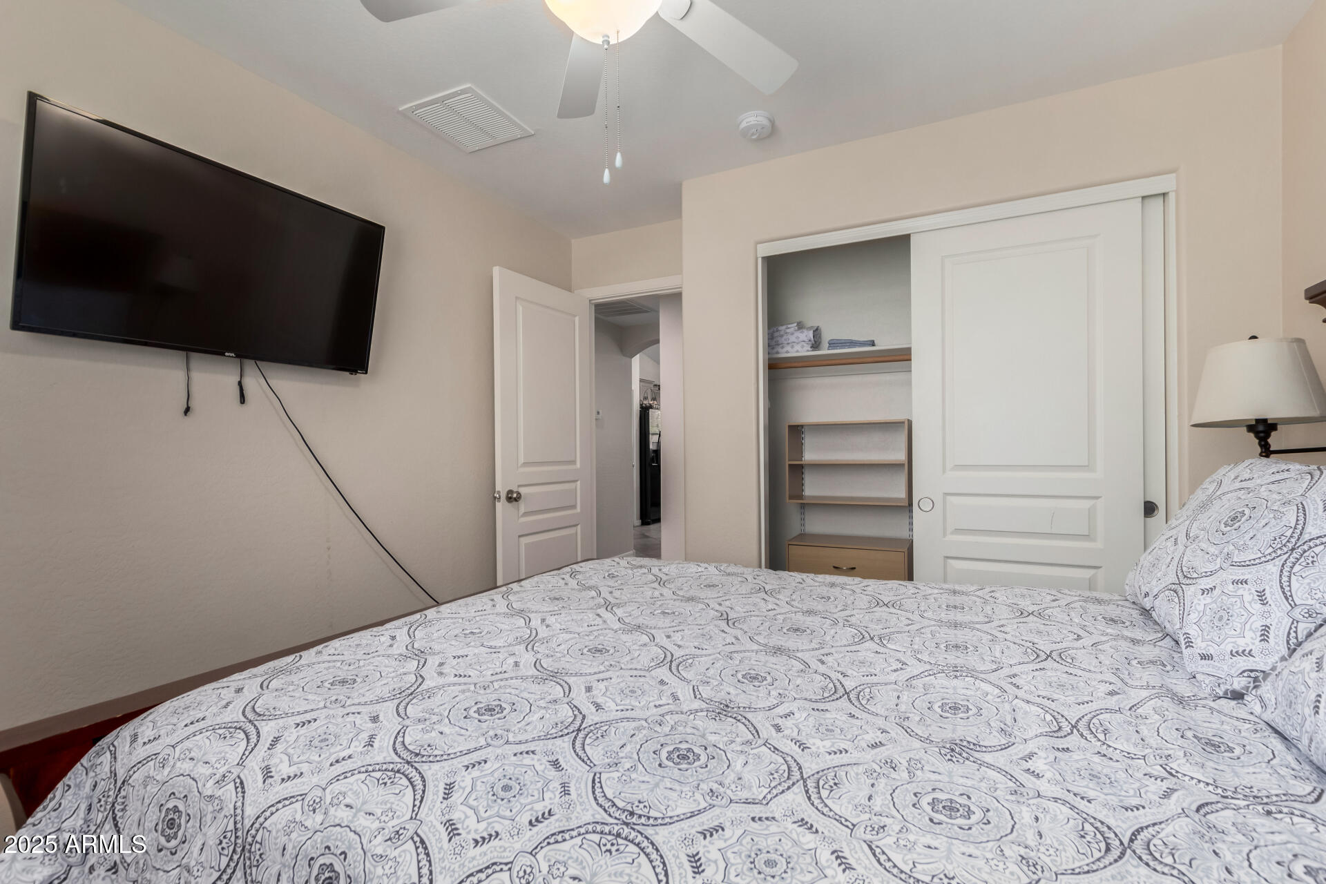 24806 W HIDALGO Drive