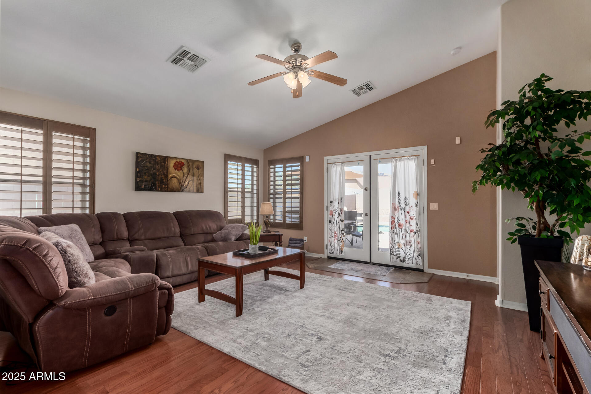 24806 W HIDALGO Drive