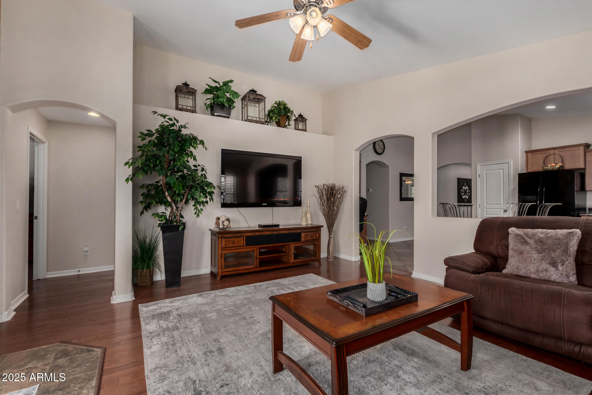 24806 W HIDALGO Drive