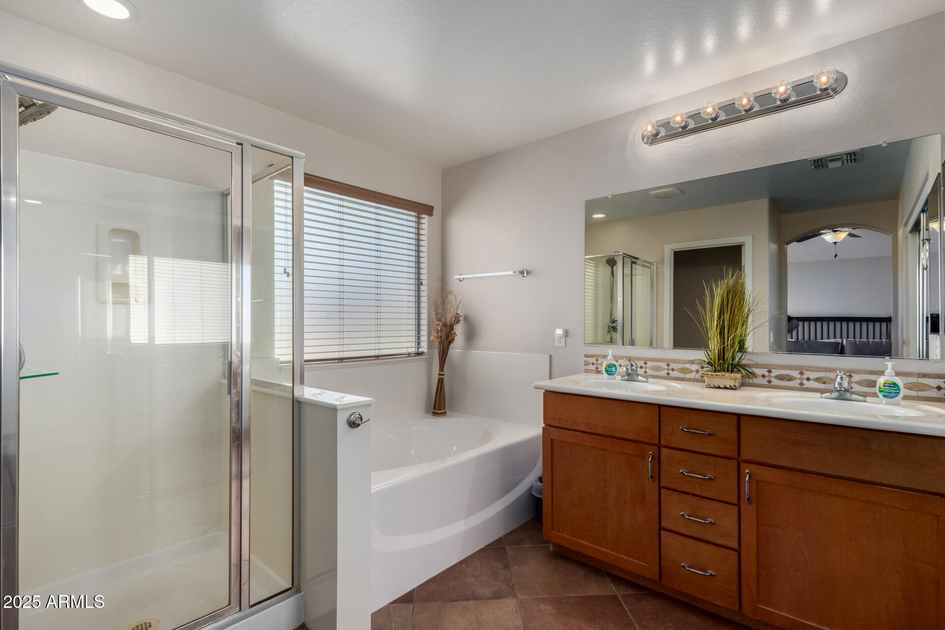 24806 W HIDALGO Drive