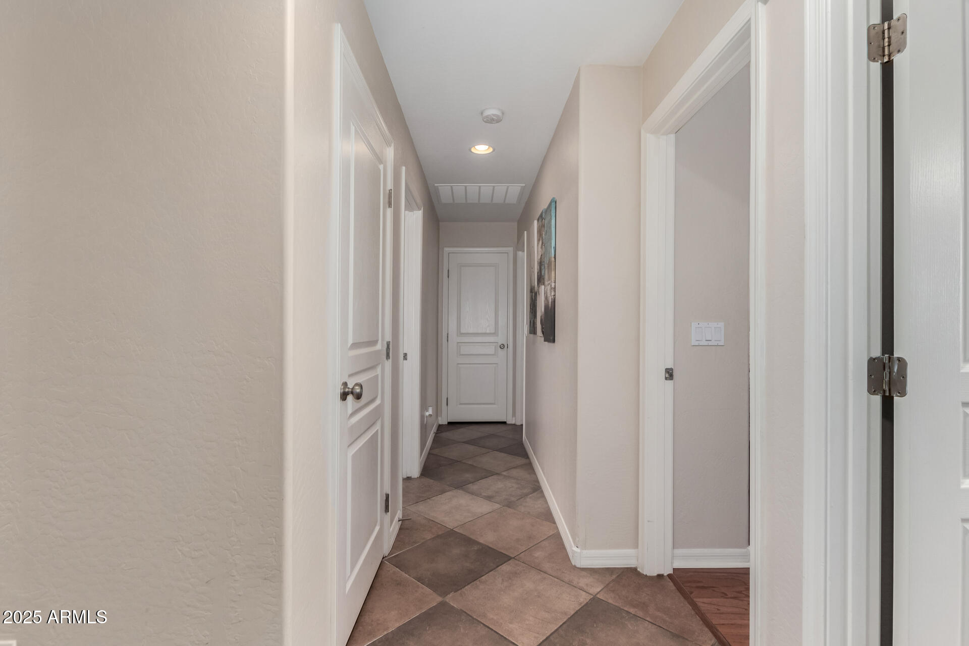 24806 W HIDALGO Drive