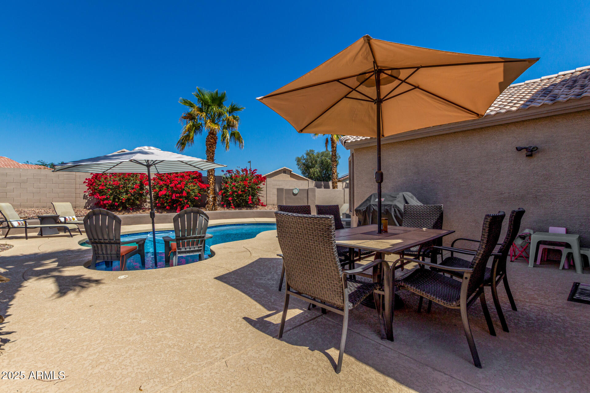 24806 W HIDALGO Drive