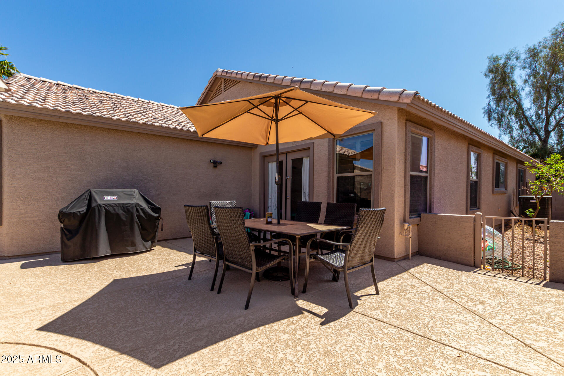 24806 W HIDALGO Drive