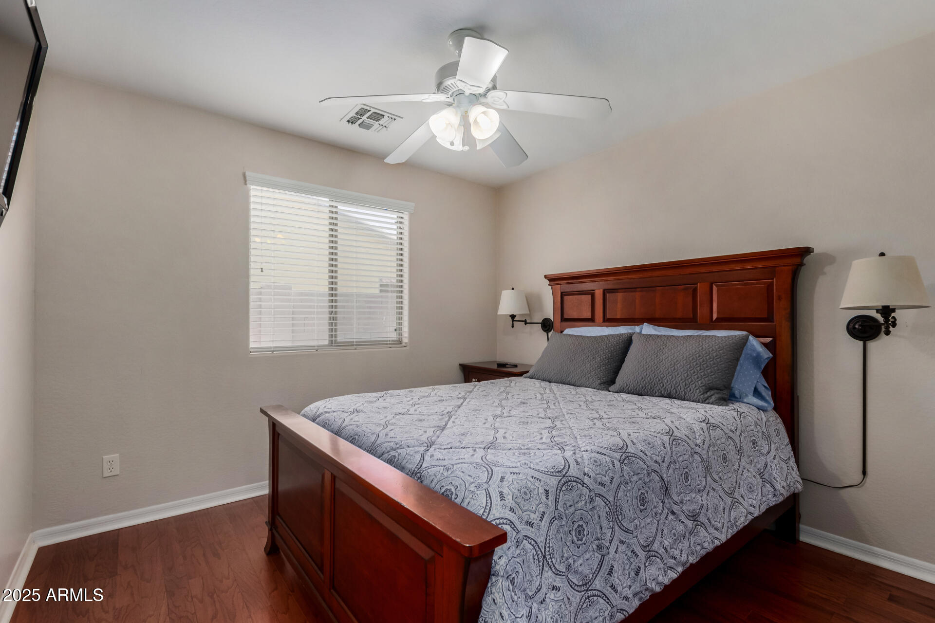 24806 W HIDALGO Drive