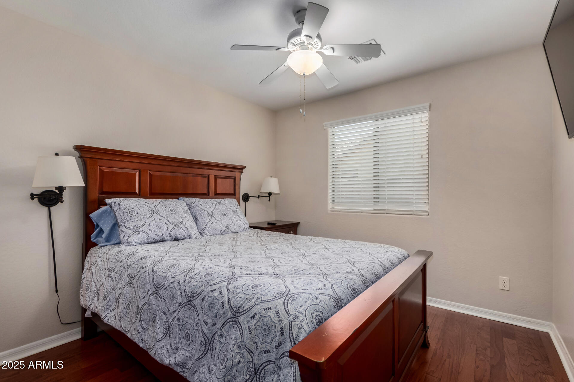 24806 W HIDALGO Drive