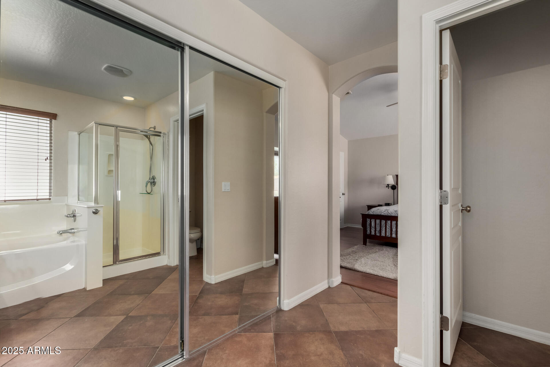 24806 W HIDALGO Drive