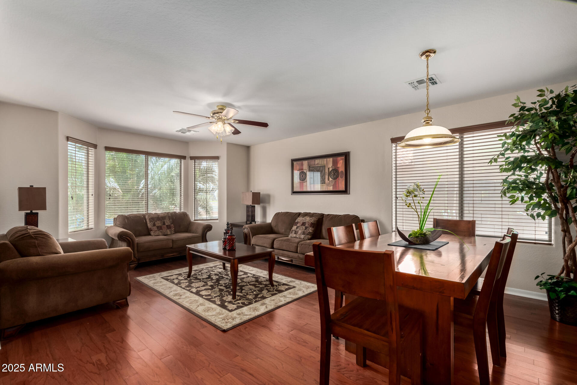 24806 W HIDALGO Drive