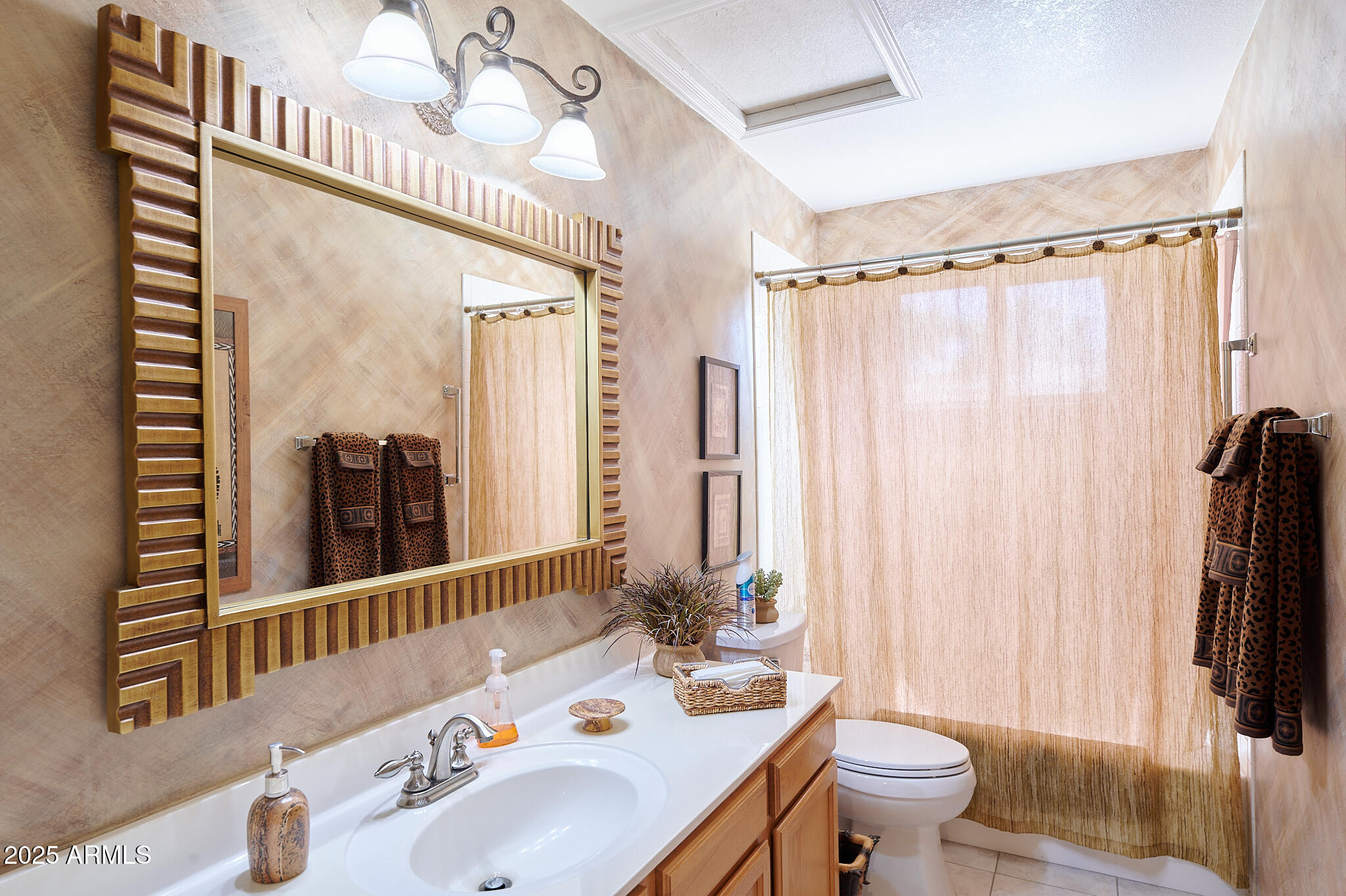 8242 S Kachina Drive