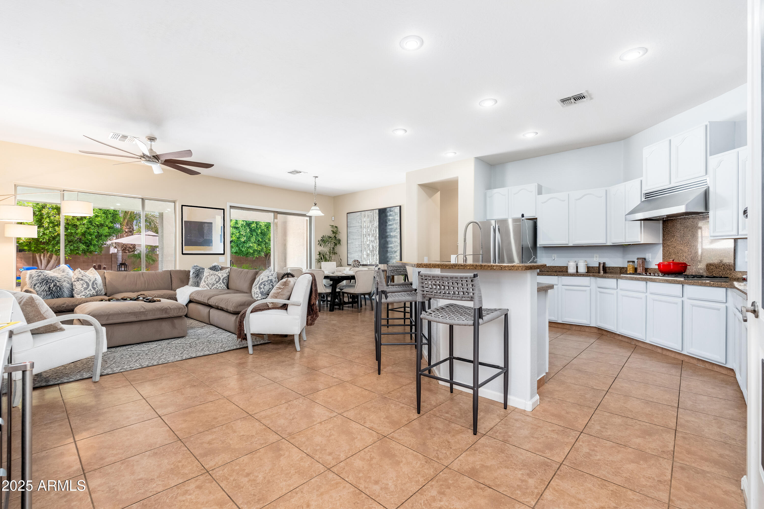 404 E COCONINO Place