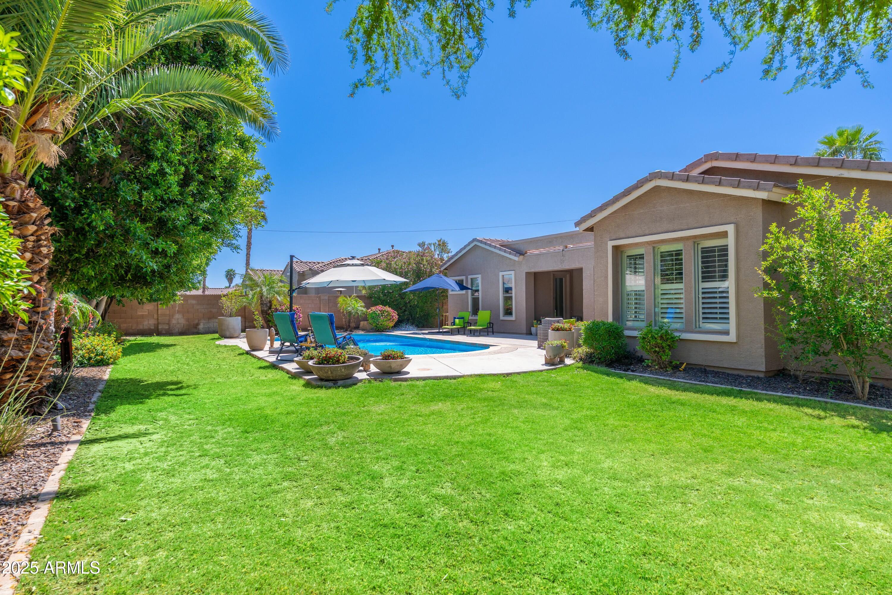 404 E COCONINO Place