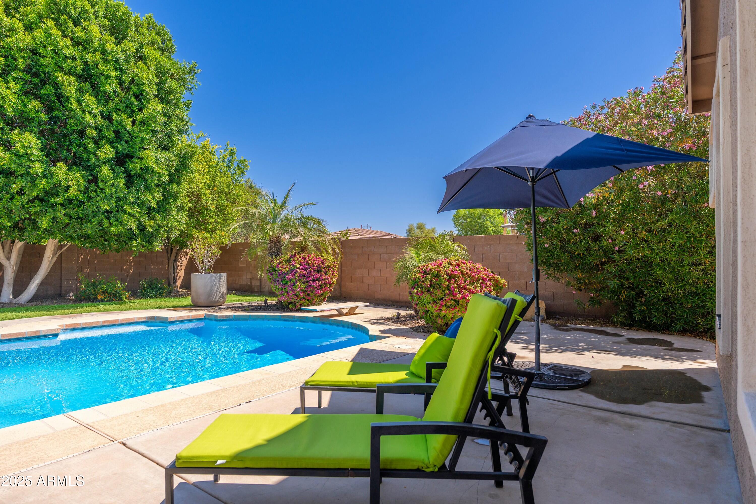 404 E COCONINO Place