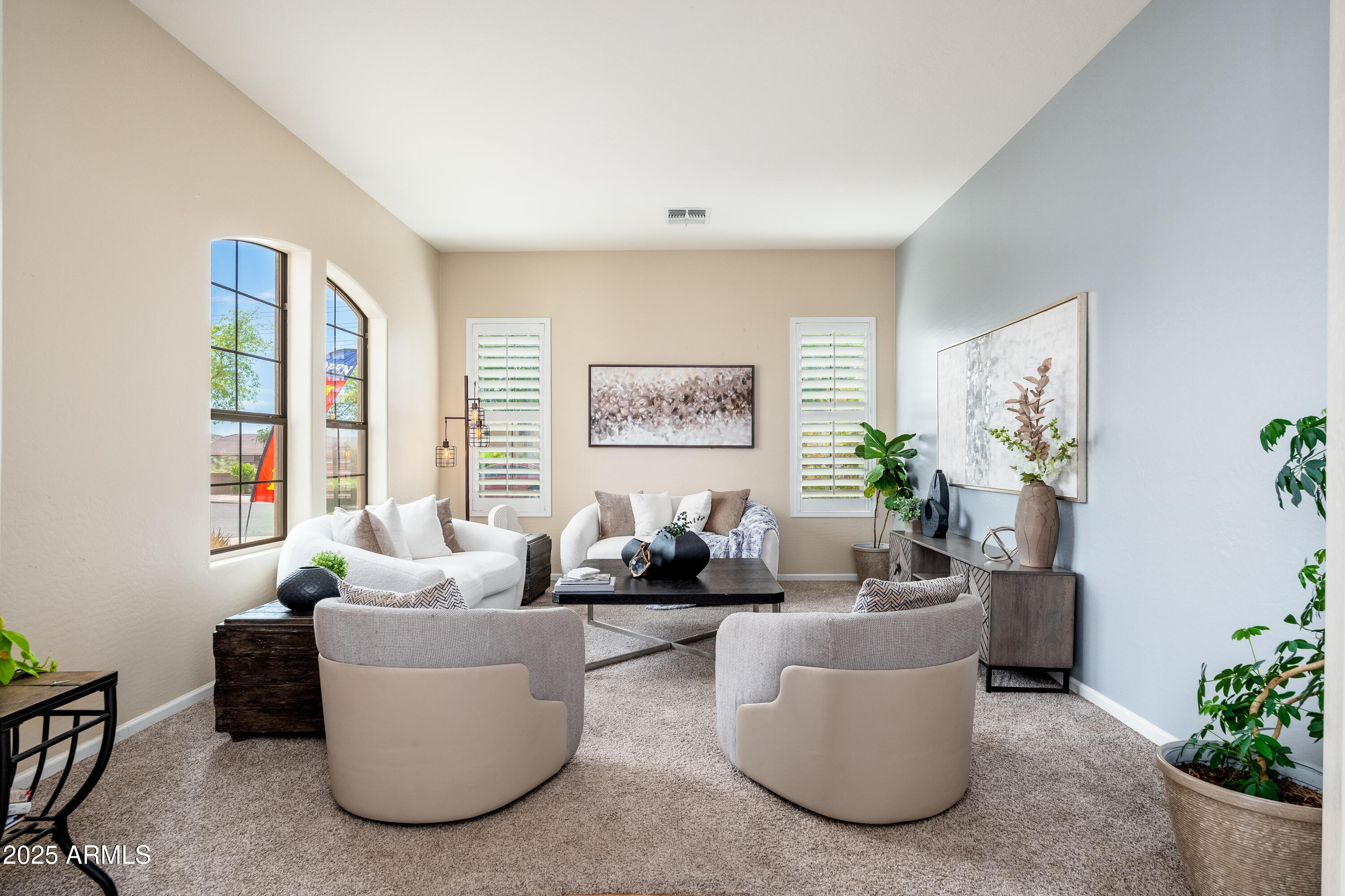 404 E COCONINO Place